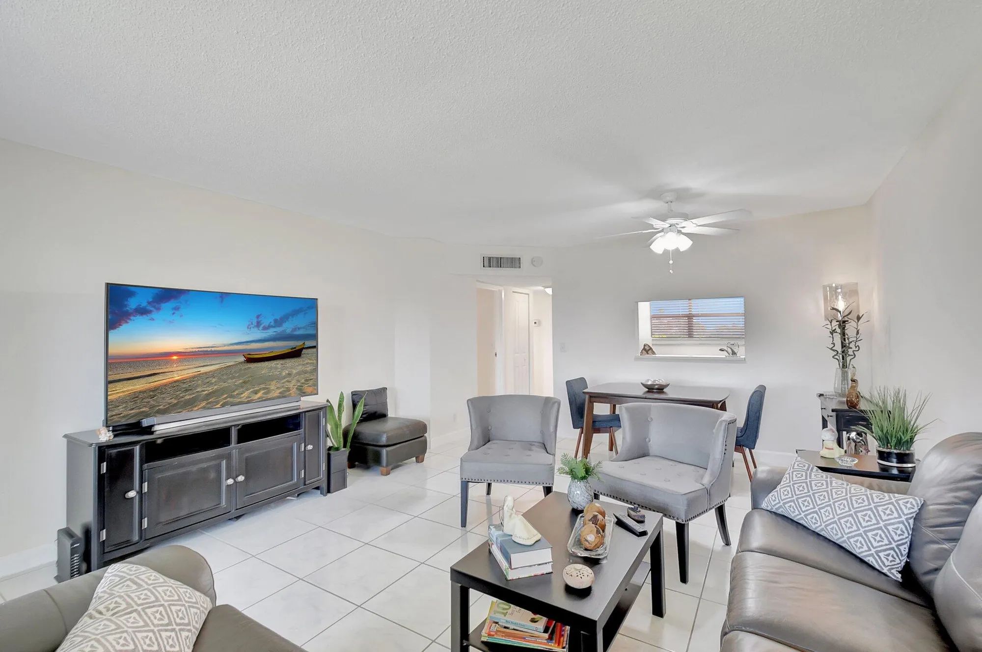 Property Slideshow image 7 of 33 | 3661 via poinciana 510, Lake Worth, FL, 33467