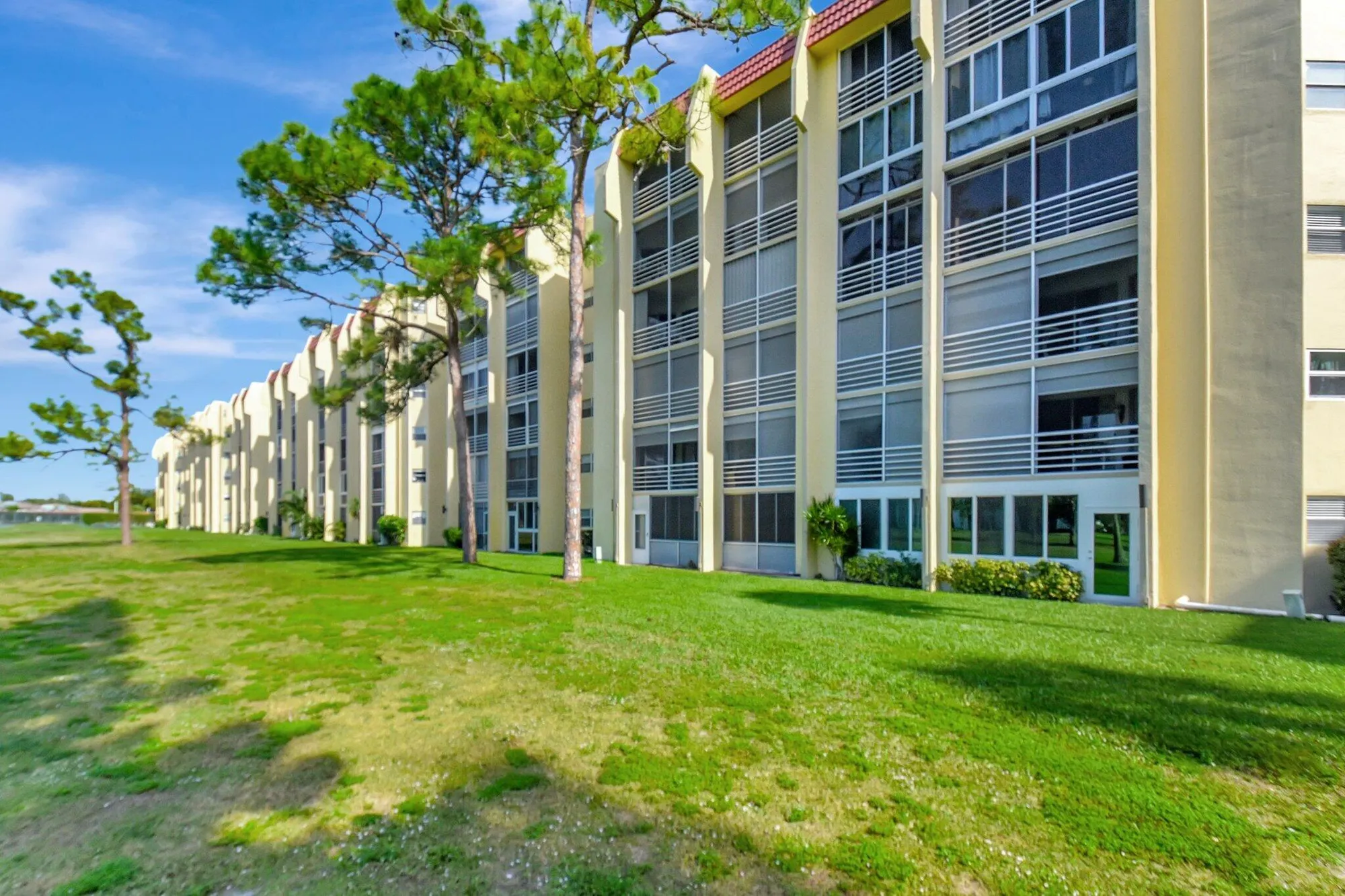 Property Slideshow image 28 of 33 | 3661 via poinciana 510, Lake Worth, FL, 33467