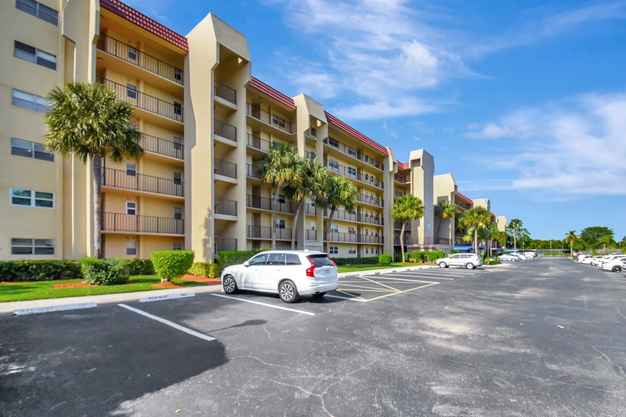 Property Slideshow image 1 of 33 | 3661 via poinciana 510, Lake Worth, FL, 33467