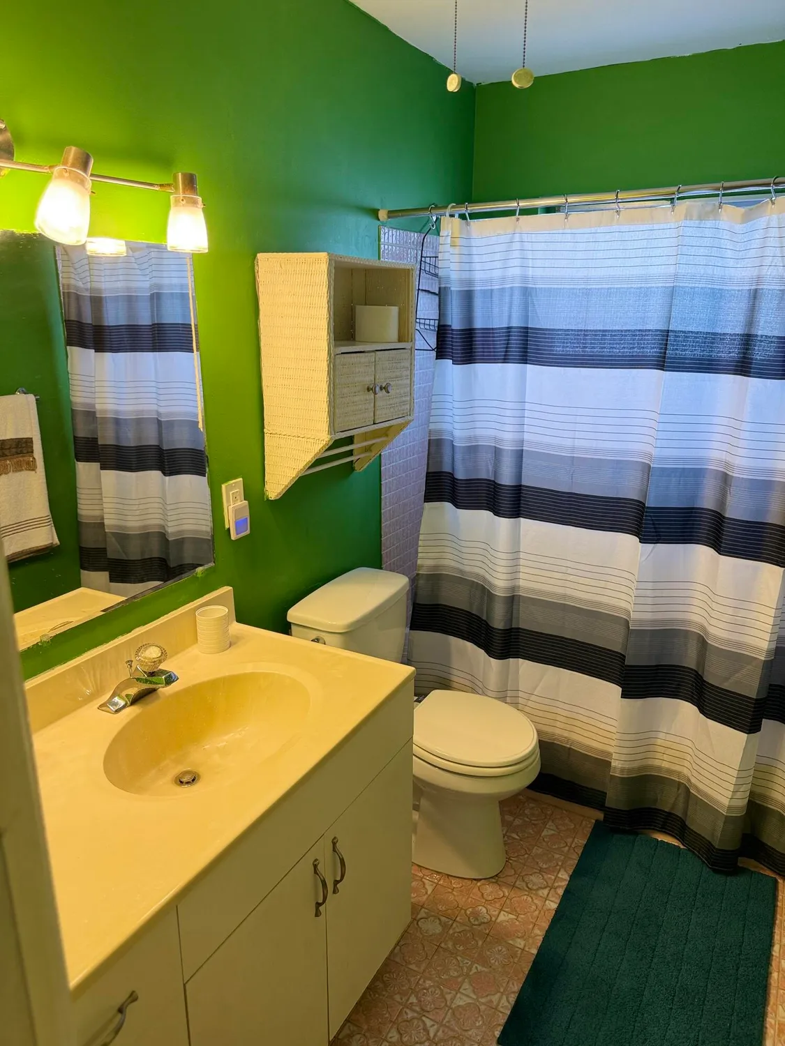 Property Slideshow image 5 of 41 | 2833 crosley dr c, West Palm Beach, FL, 33415