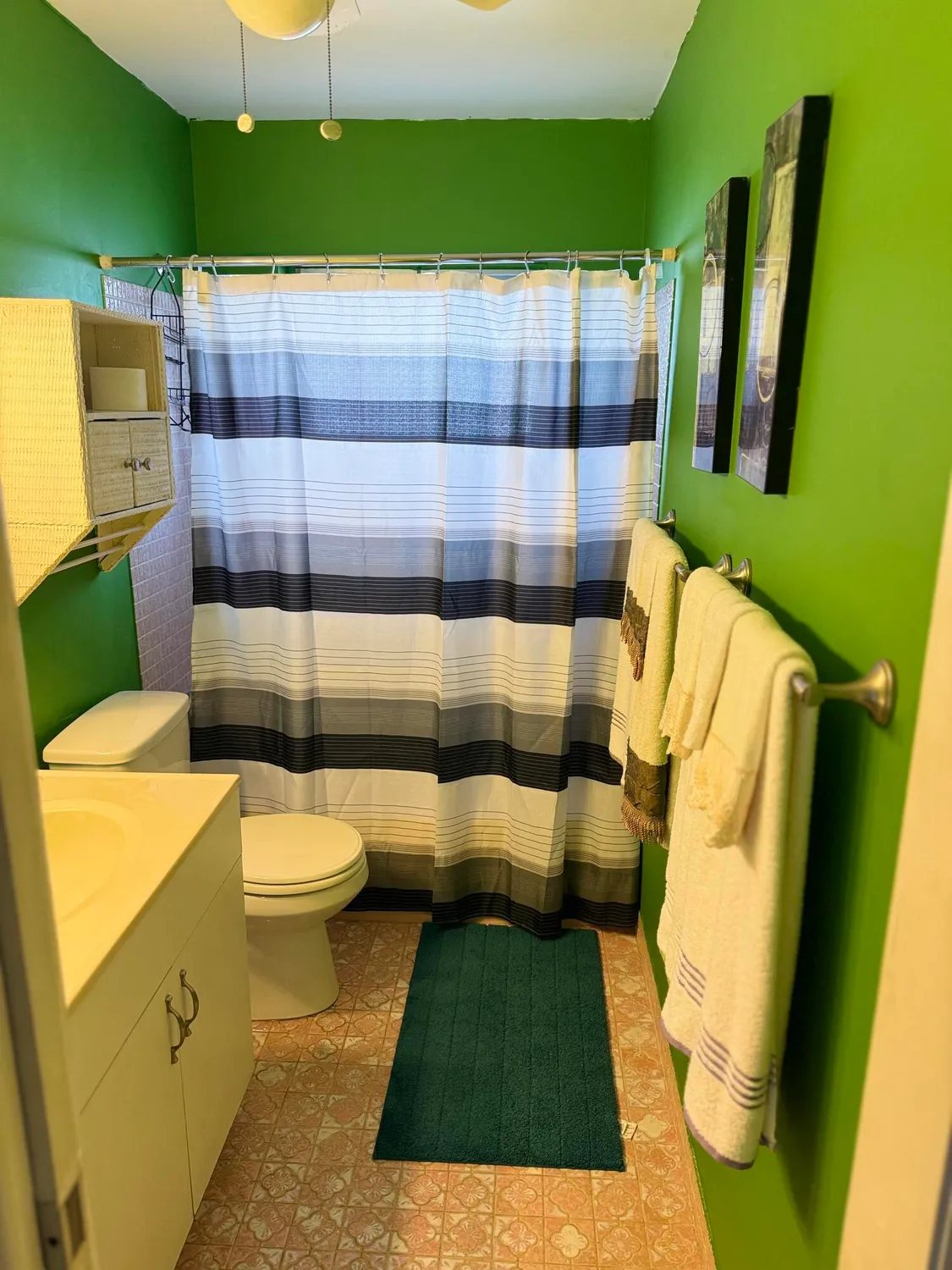 Property Slideshow image 6 of 41 | 2833 crosley dr c, West Palm Beach, FL, 33415