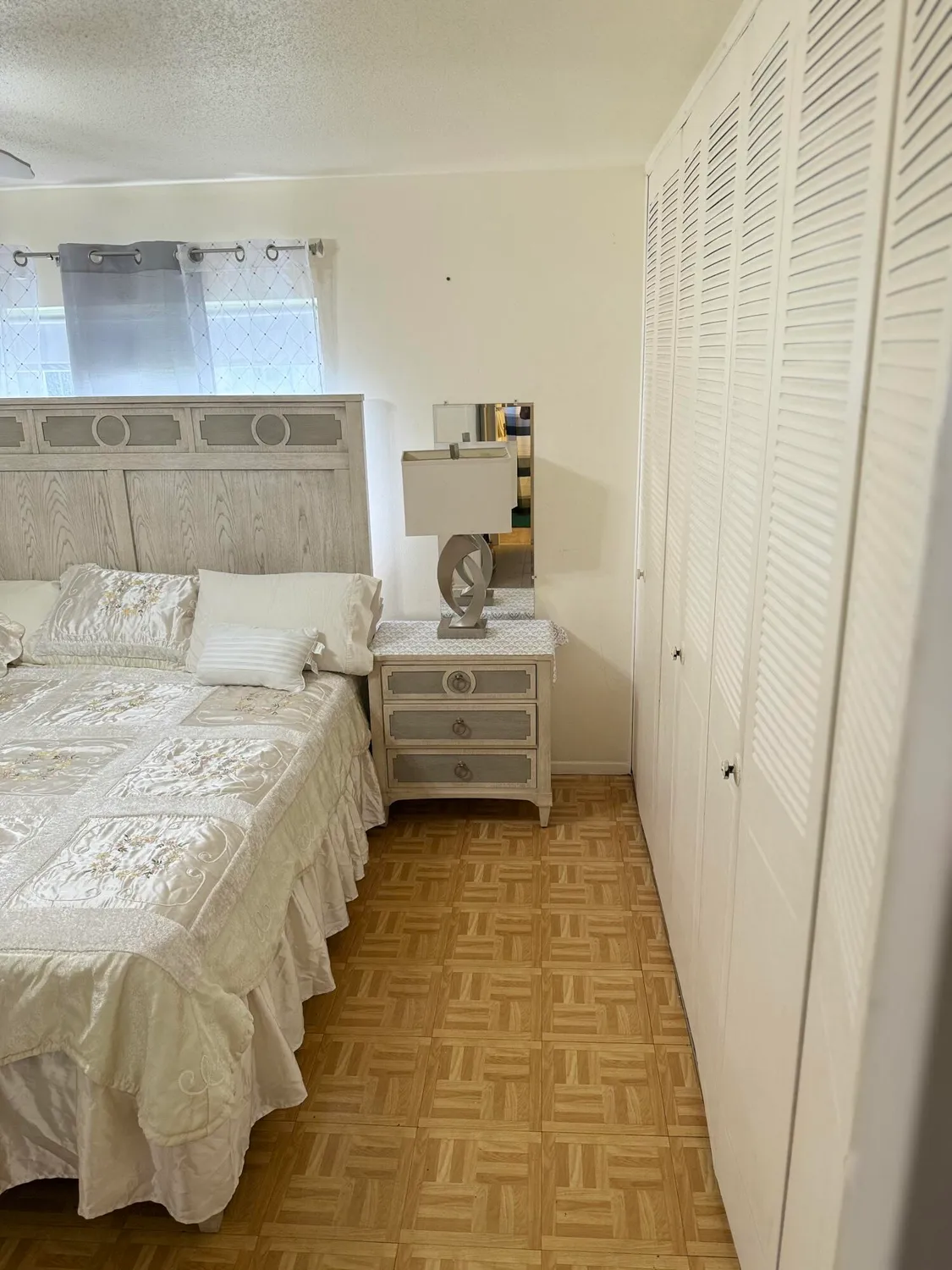 Property Slideshow image 8 of 41 | 2833 crosley dr c, West Palm Beach, FL, 33415