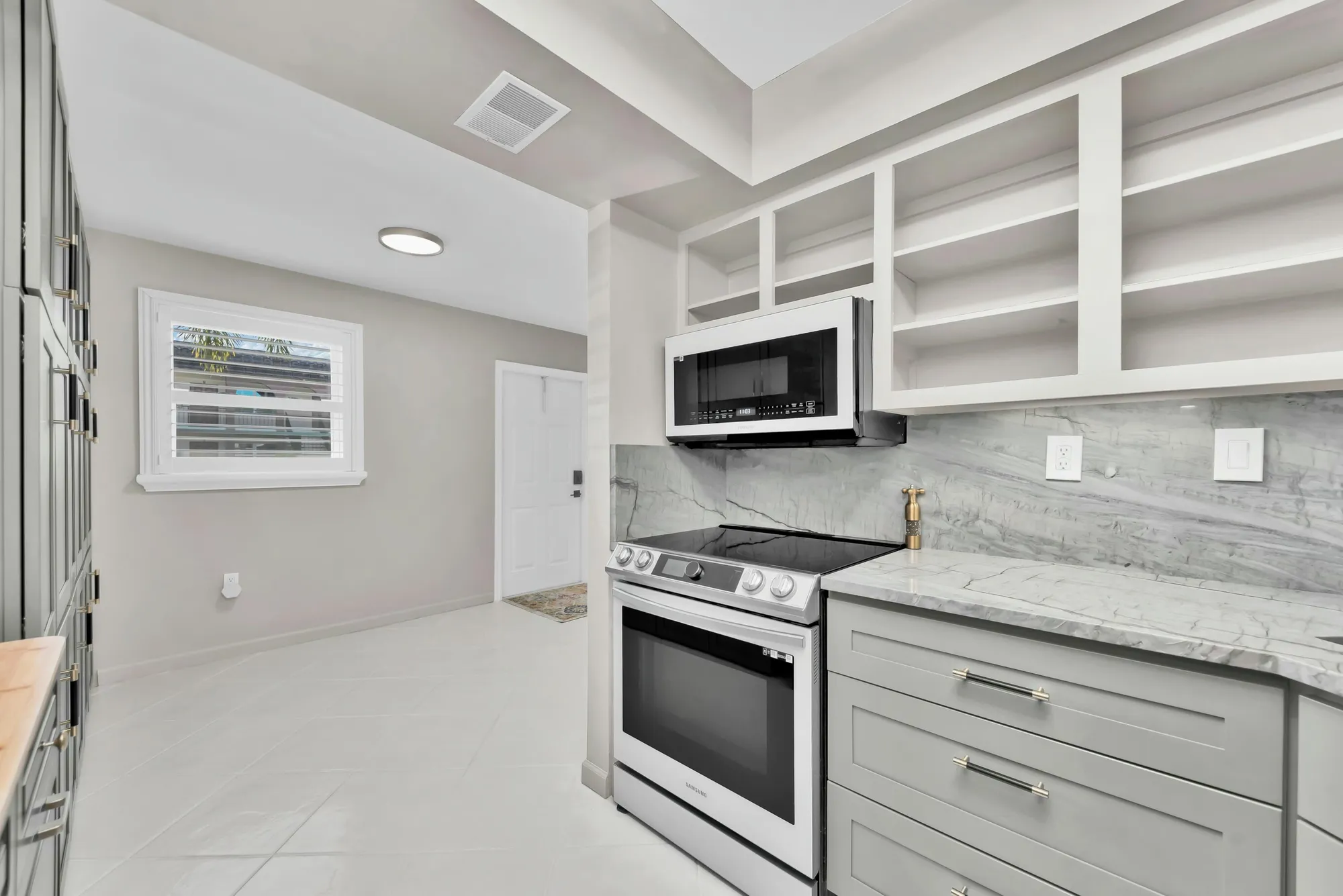 Property Slideshow image 7 of 31 | 2600 s kanner hwy y5, Stuart, FL, 34994