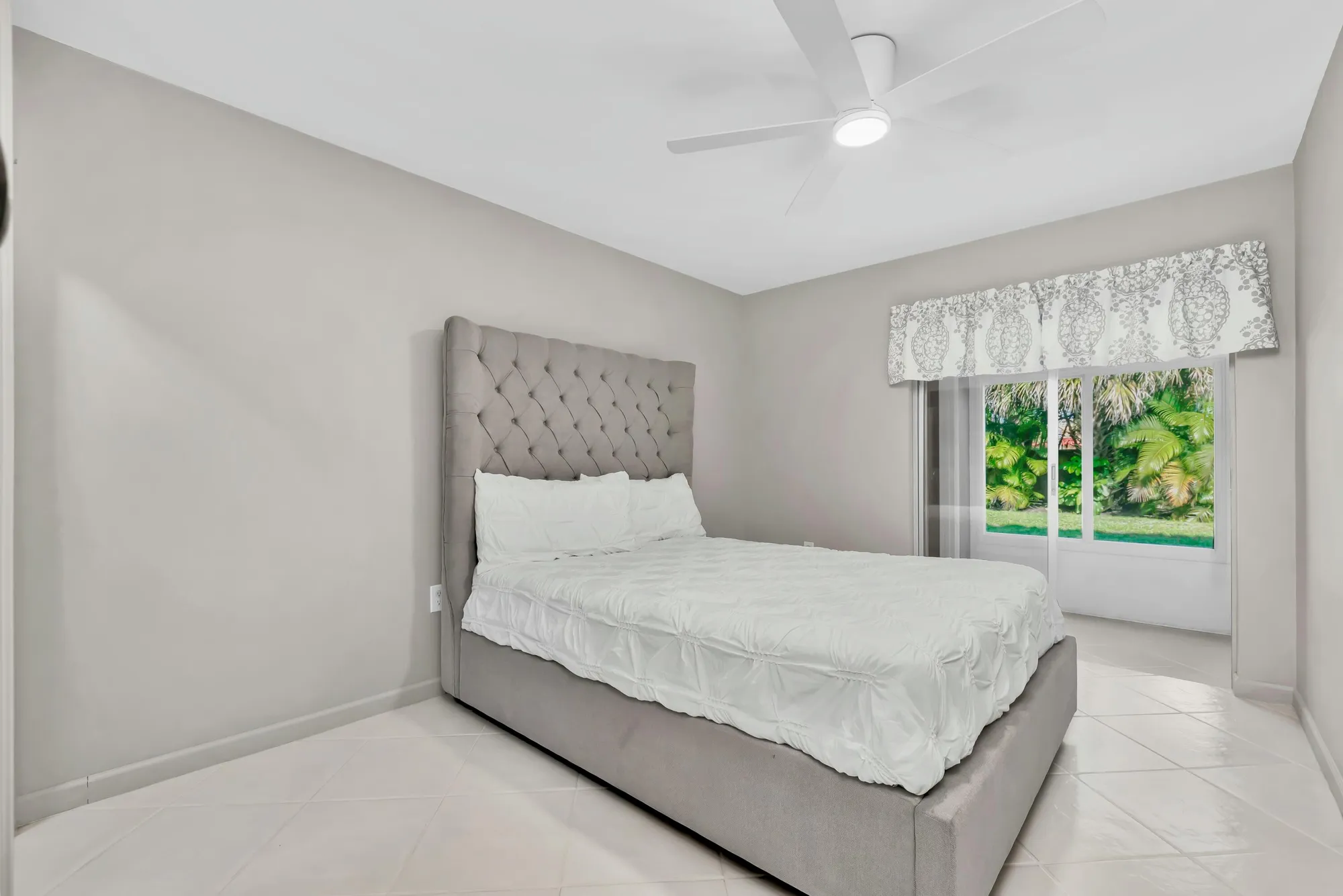 Property Slideshow image 11 of 31 | 2600 s kanner hwy y5, Stuart, FL, 34994