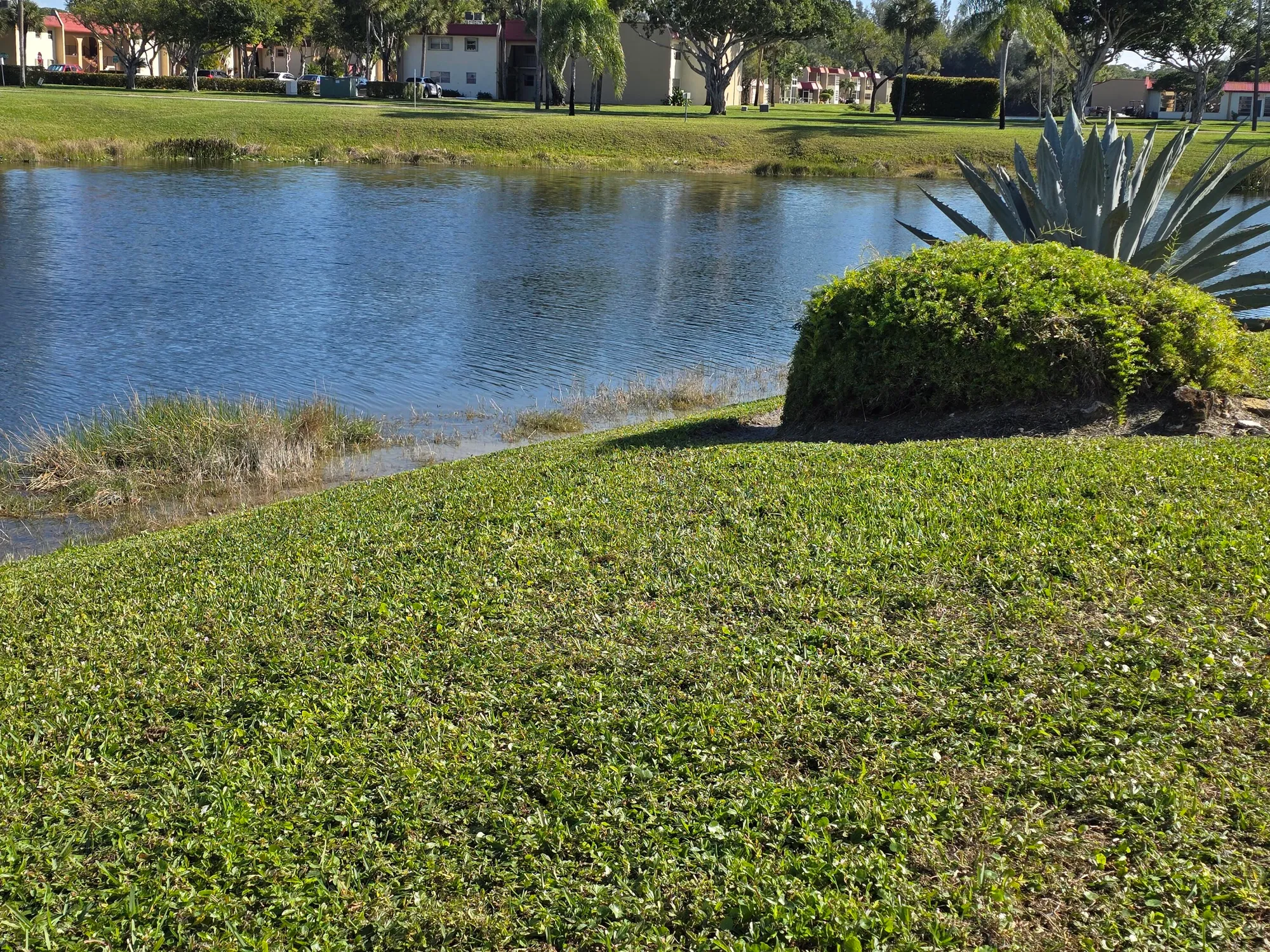 Property Slideshow image 2 of 26 | 121 lake gloria dr, West Palm Beach, FL, 33411