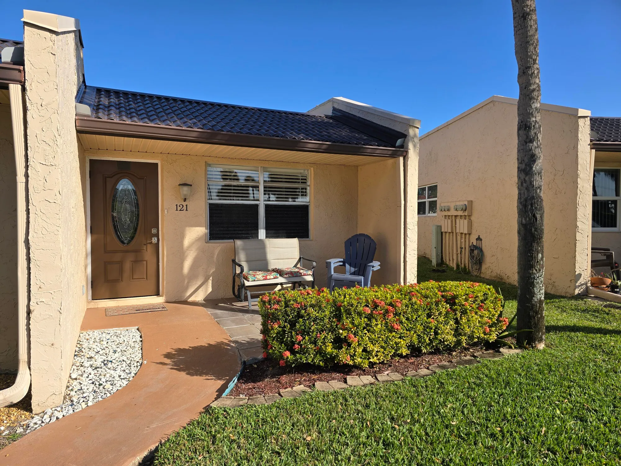 Property Slideshow image 1 of 26 | 121 lake gloria dr, West Palm Beach, FL, 33411