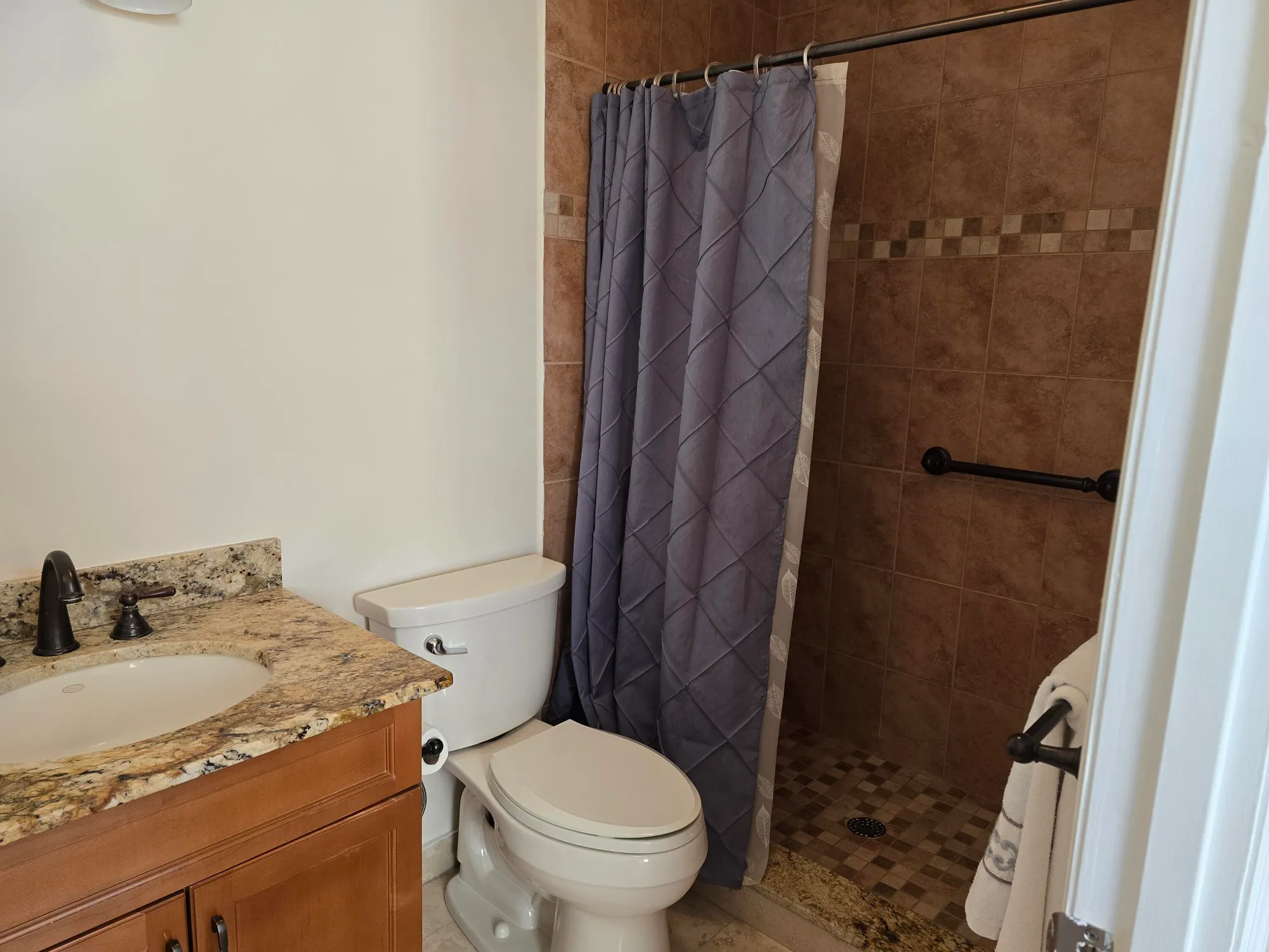 Property Slideshow image 16 of 26 | 121 lake gloria dr, West Palm Beach, FL, 33411