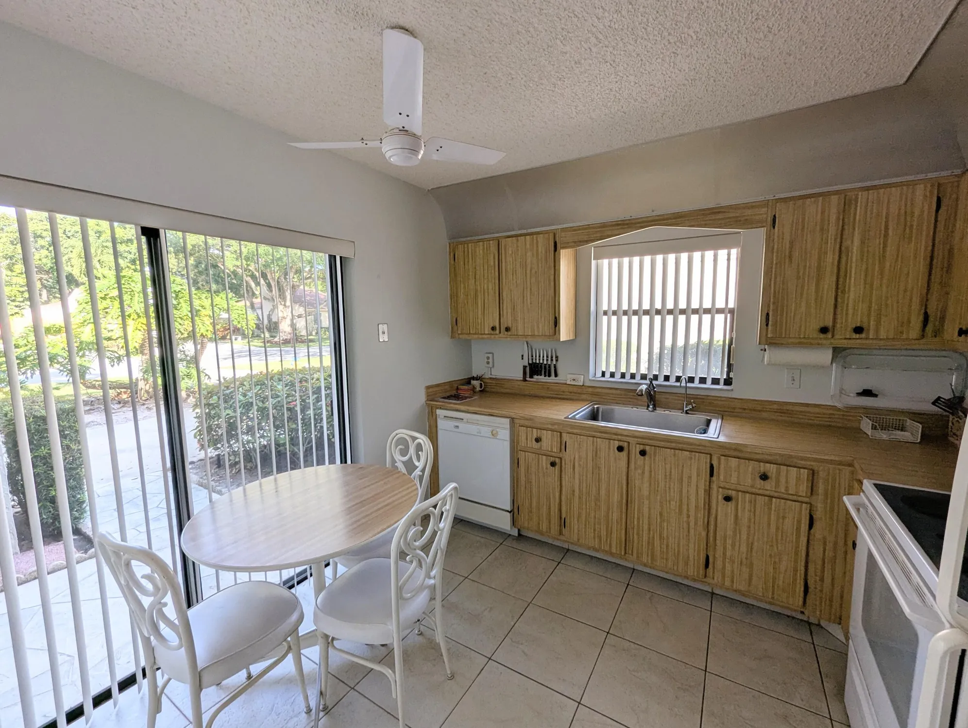 Property Slideshow image 13 of 53 | 2454 nw 9th st, Delray Beach, FL, 33445