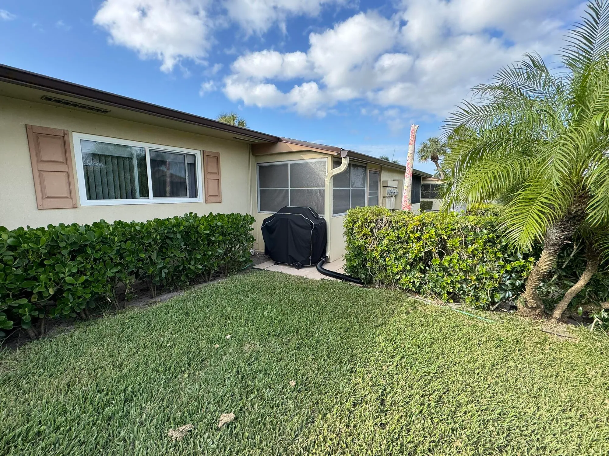 Property Slideshow image 19 of 20 | 2822 crosley dr e, West Palm Beach, FL, 33415