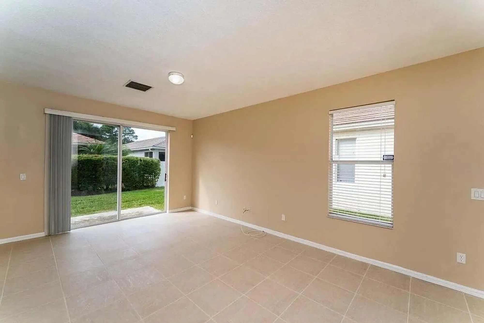 Property Slideshow image 4 of 5 | 252 sw manatee springs way, Port Saint Lucie, FL, 34986