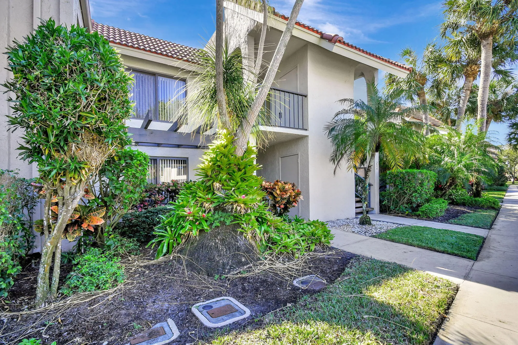 Property Slideshow image 2 of 57 | 5785 fairway park ct apt 204, Boynton Beach, FL, 33437