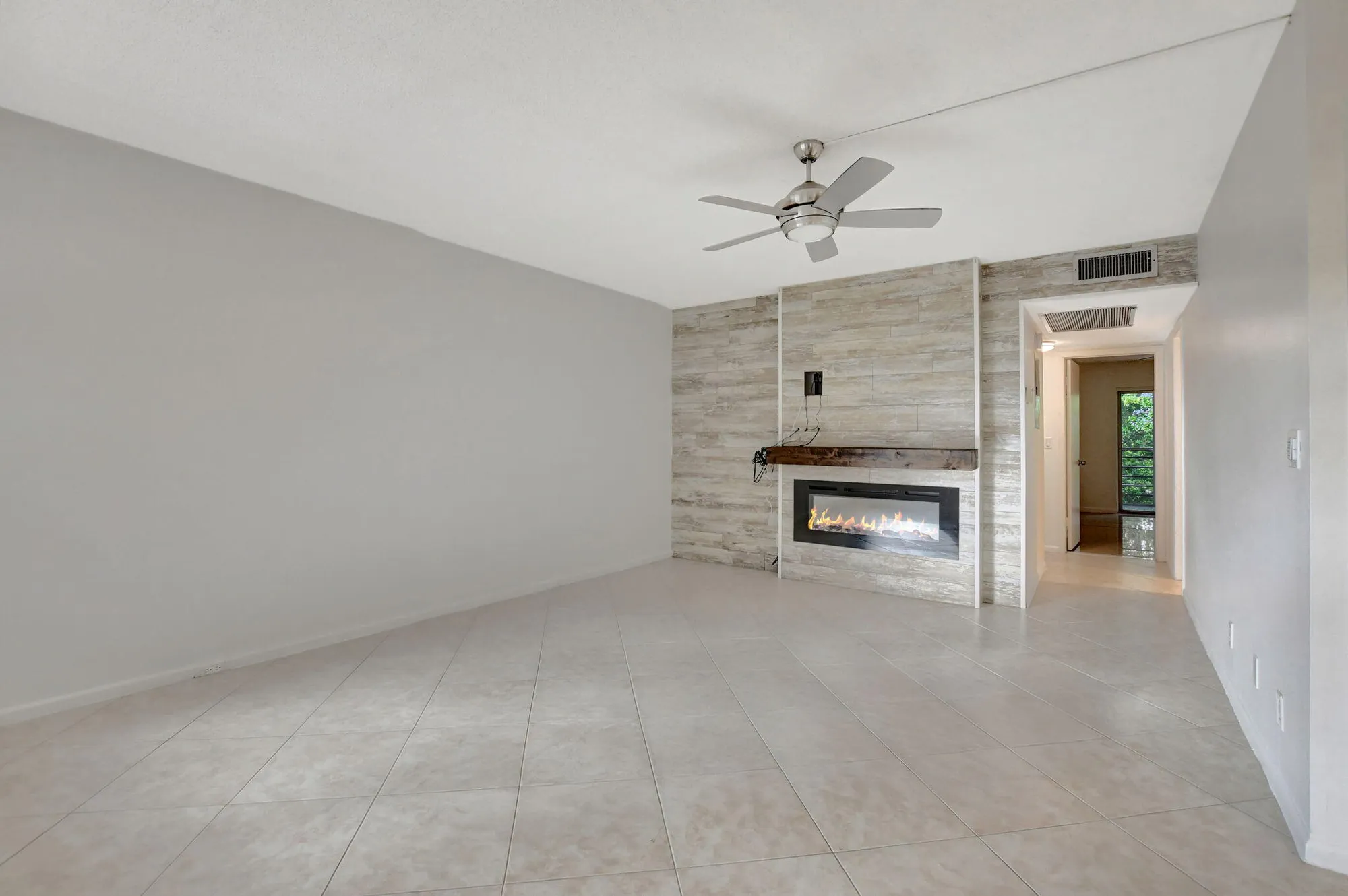 Property Slideshow image 1 of 29 | 4064 newport q # 4064, Deerfield Beach, FL, 33442