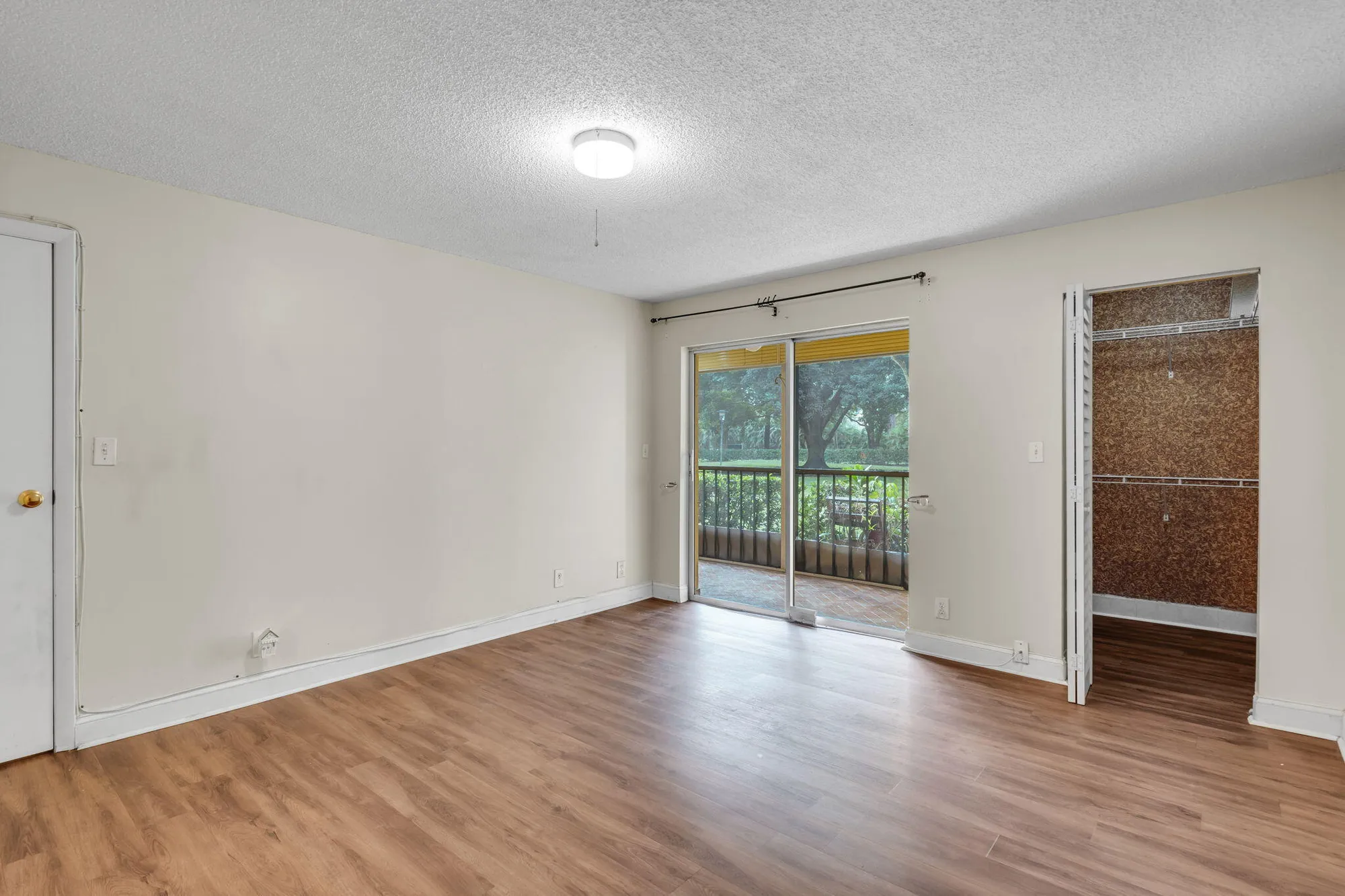 Property Slideshow image 17 of 33 | 5900 nw 44th st apt 106, Lauderhill, FL, 33319