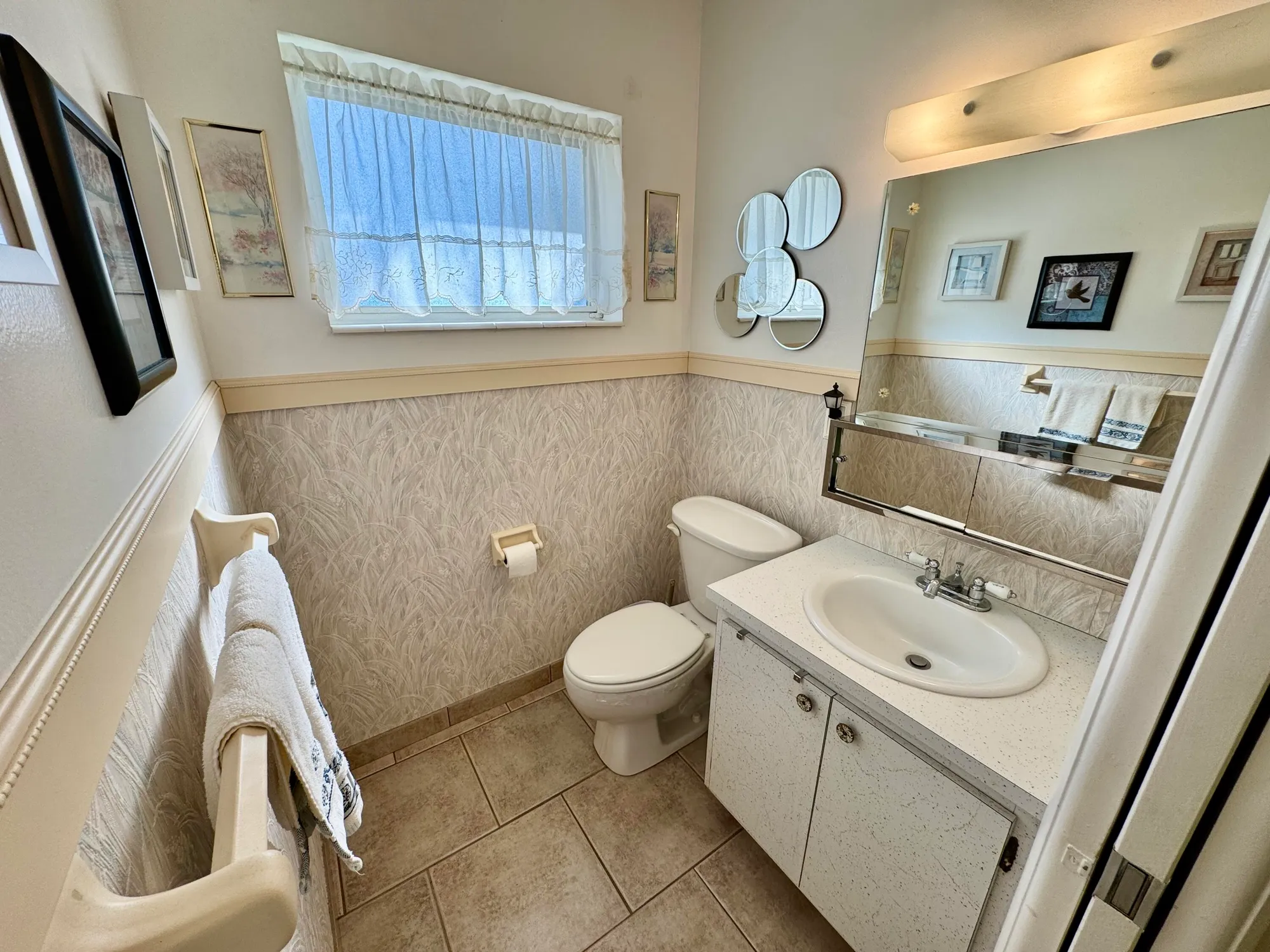 Property Slideshow image 4 of 18 | 2864 crosley dr e, West Palm Beach, FL, 33415