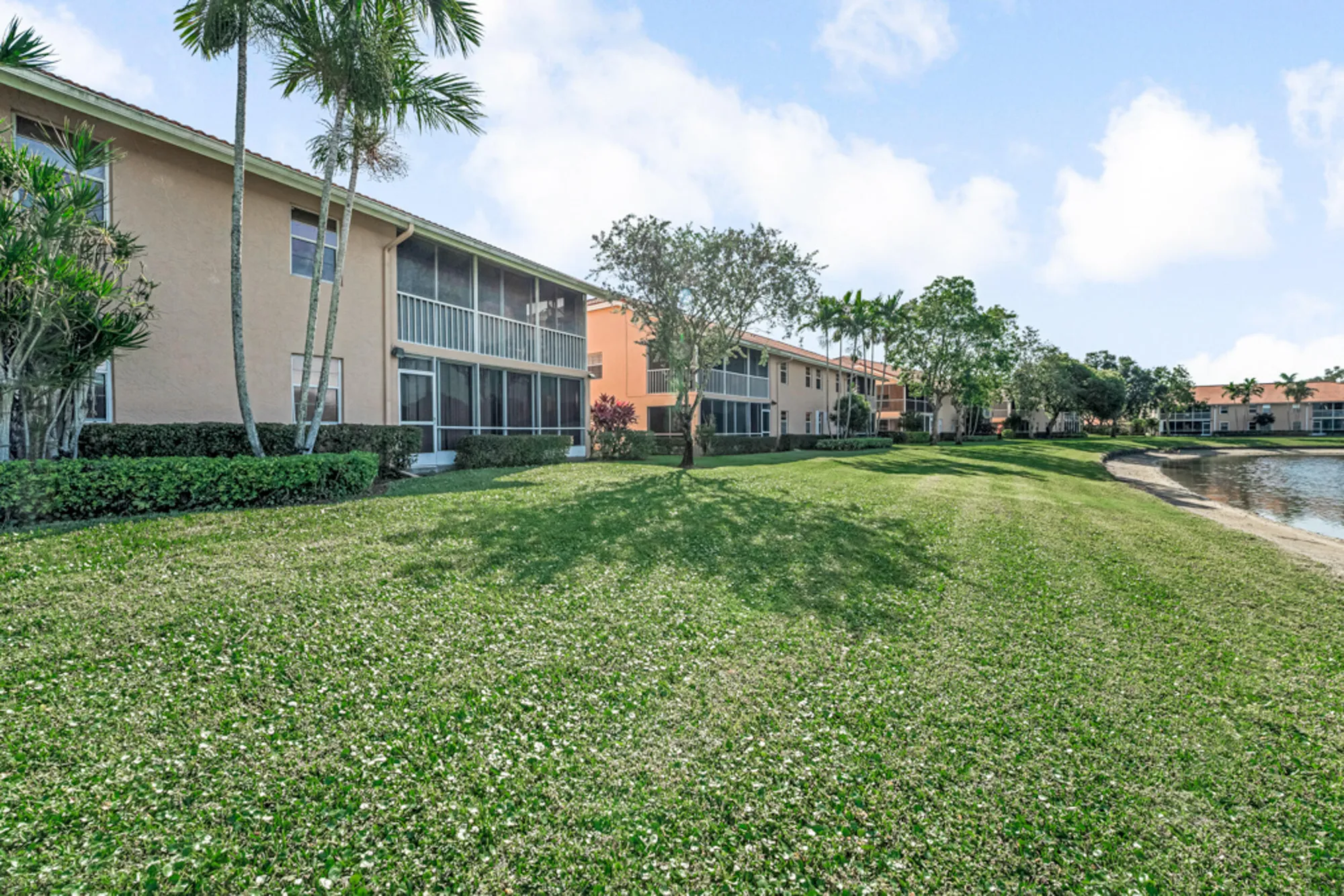 Property Slideshow image 32 of 55 | 9817 seacrest cir apt 201, Boynton Beach, FL, 33437