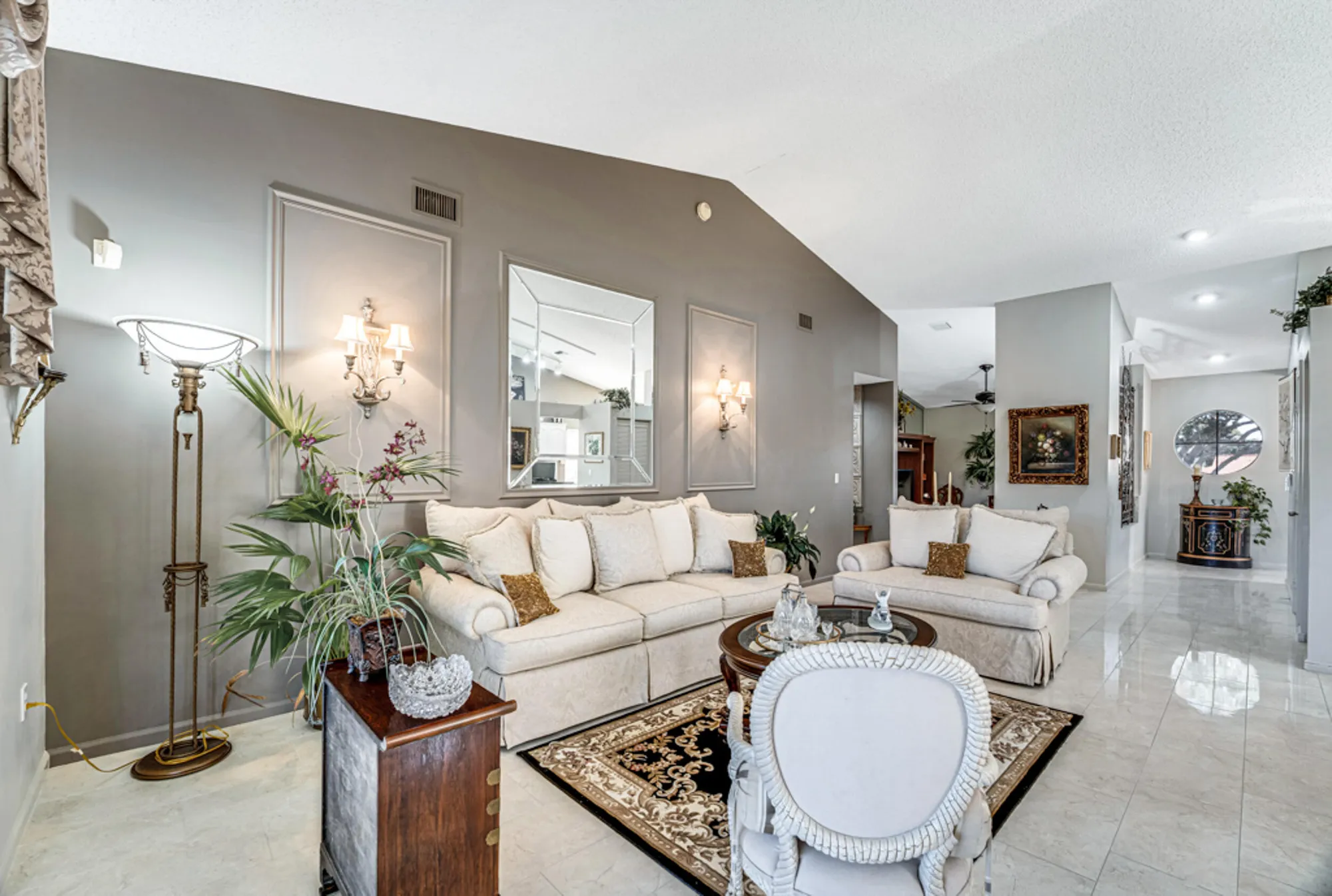 Property Slideshow image 14 of 55 | 9817 seacrest cir apt 201, Boynton Beach, FL, 33437