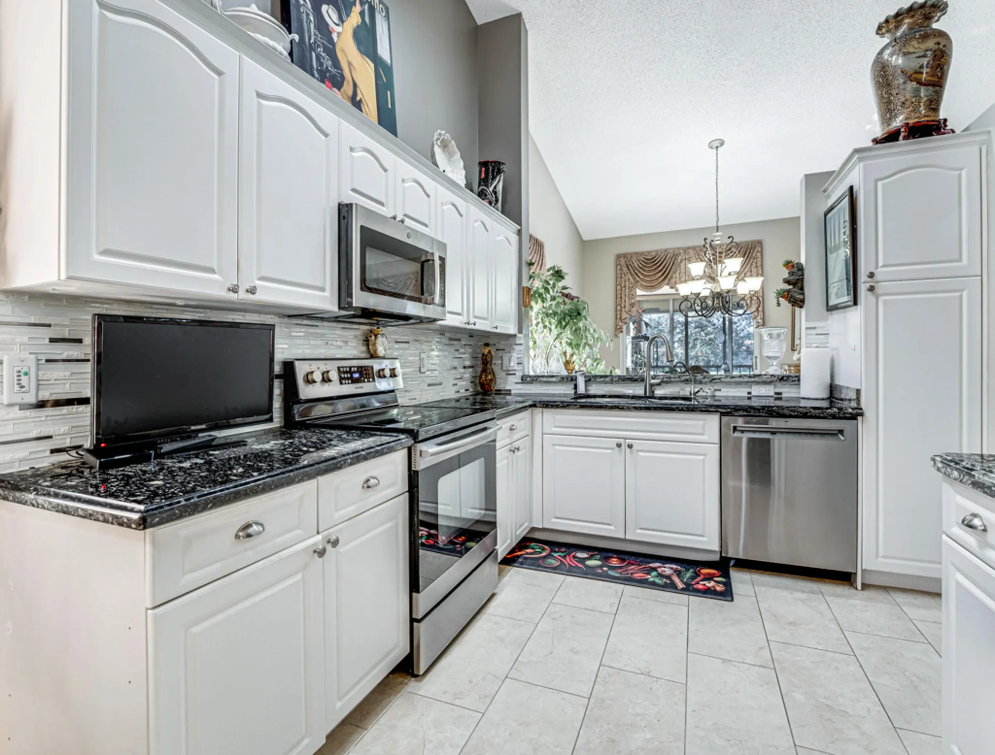 Property Slideshow image 6 of 55 | 9817 seacrest cir apt 201, Boynton Beach, FL, 33437