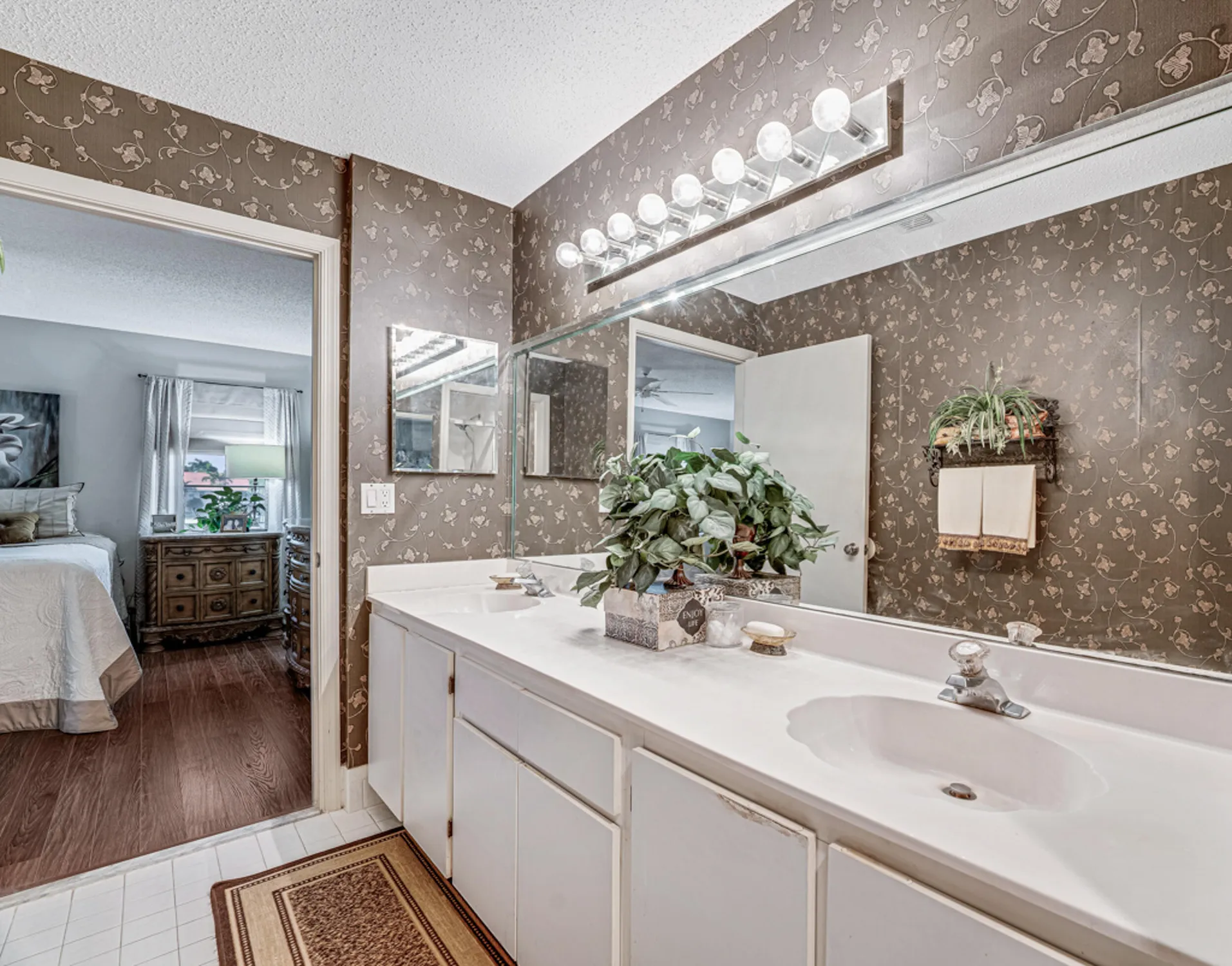 Property Slideshow image 24 of 55 | 9817 seacrest cir apt 201, Boynton Beach, FL, 33437