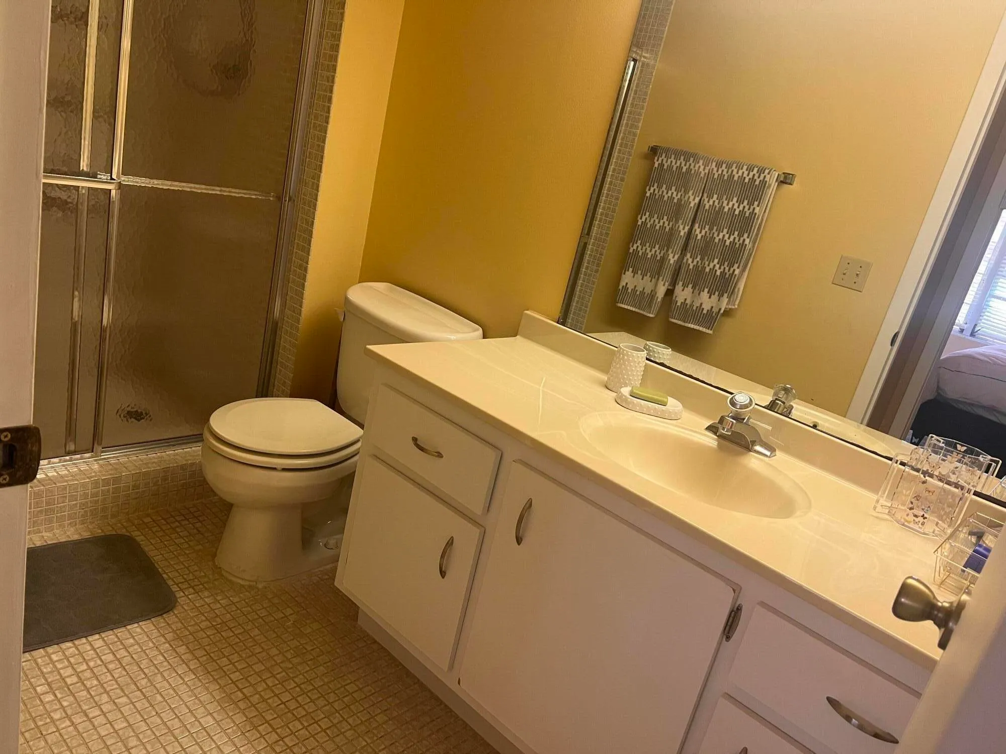 Property Slideshow image 9 of 16 | 1026 yarmouth b, Boca Raton, FL, 33434