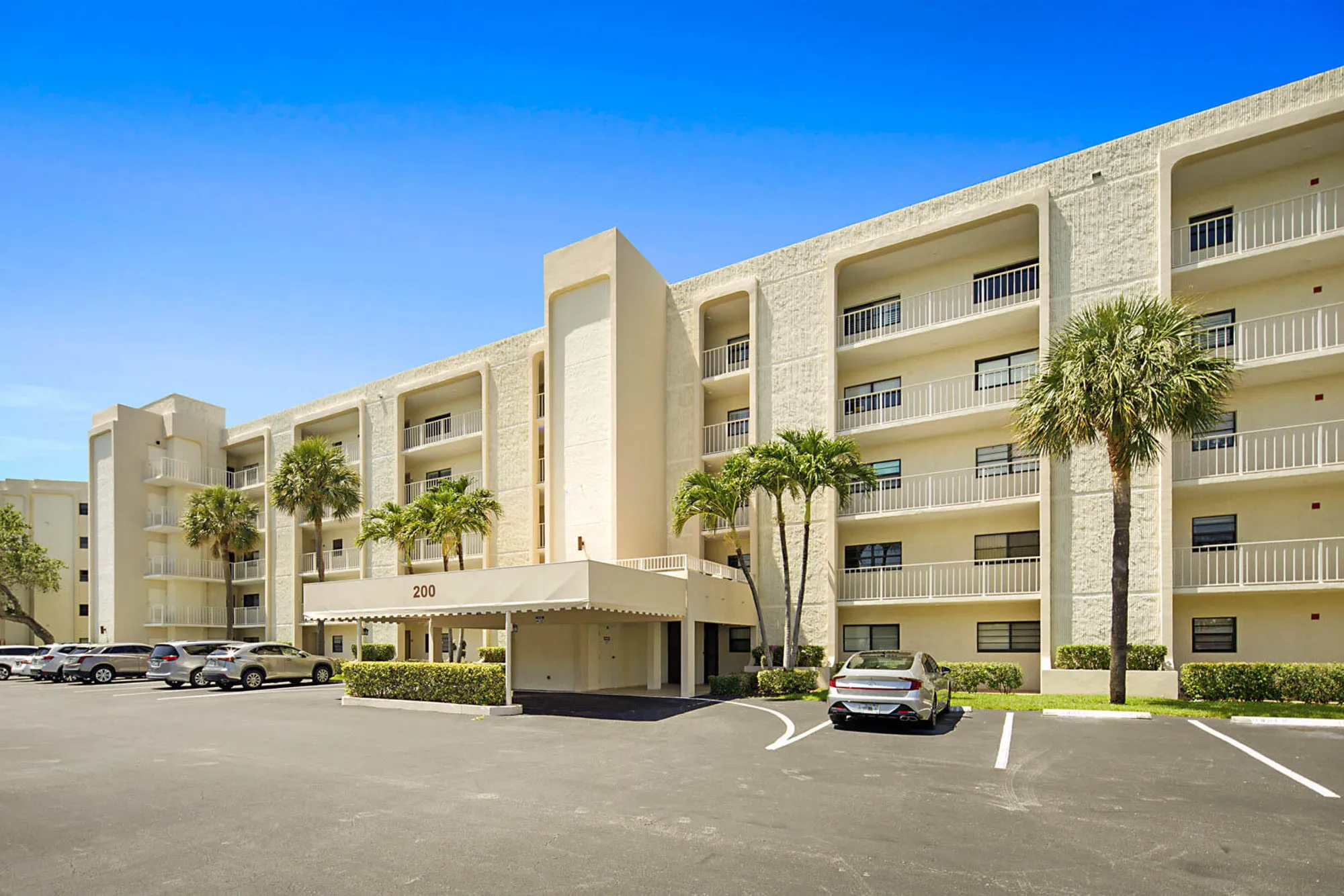 Property Slideshow image 4 of 38 | 200 intracoastal pl apt 306, Tequesta, FL, 33469