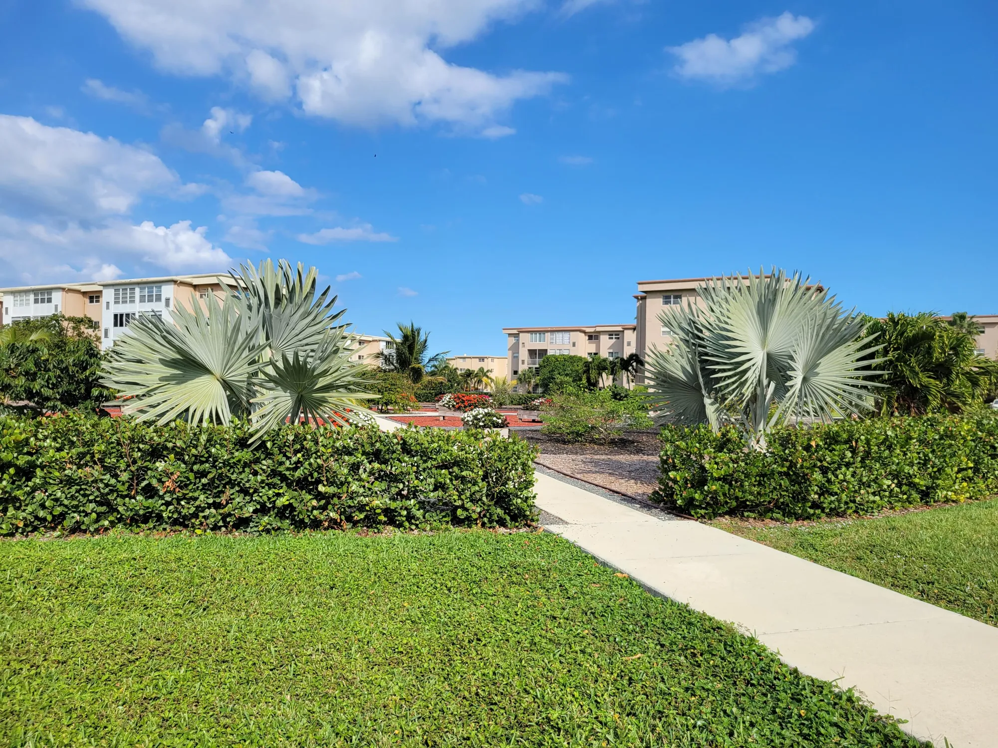 Property Slideshow image 37 of 54 | 300 ne 26th ave apt 305, Boynton Beach, FL, 33435