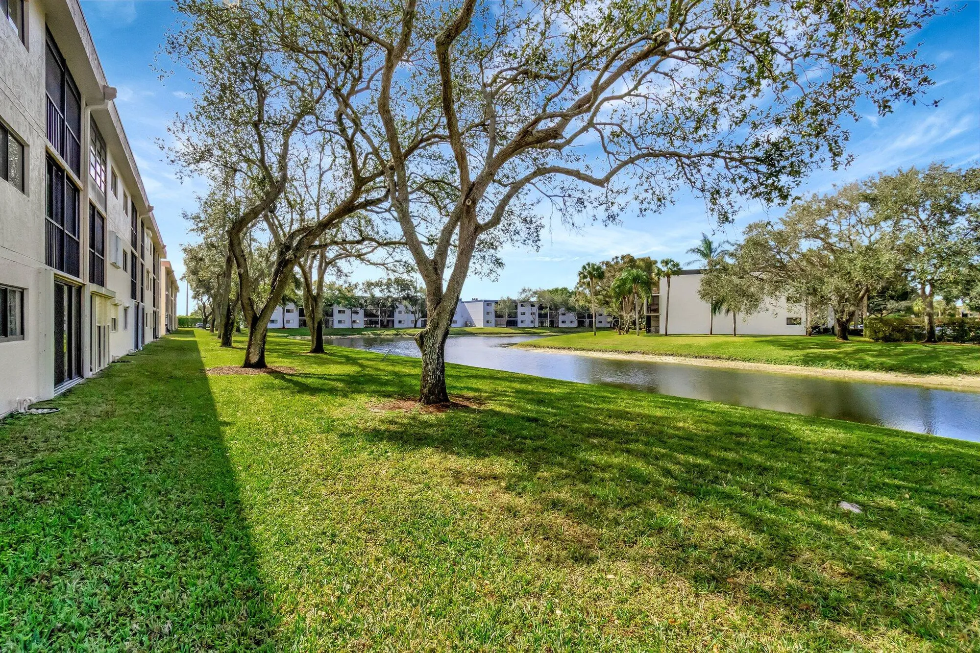 Property Slideshow image 6 of 58 | 15461 pembridge dr apt 311, Delray Beach, FL, 33484