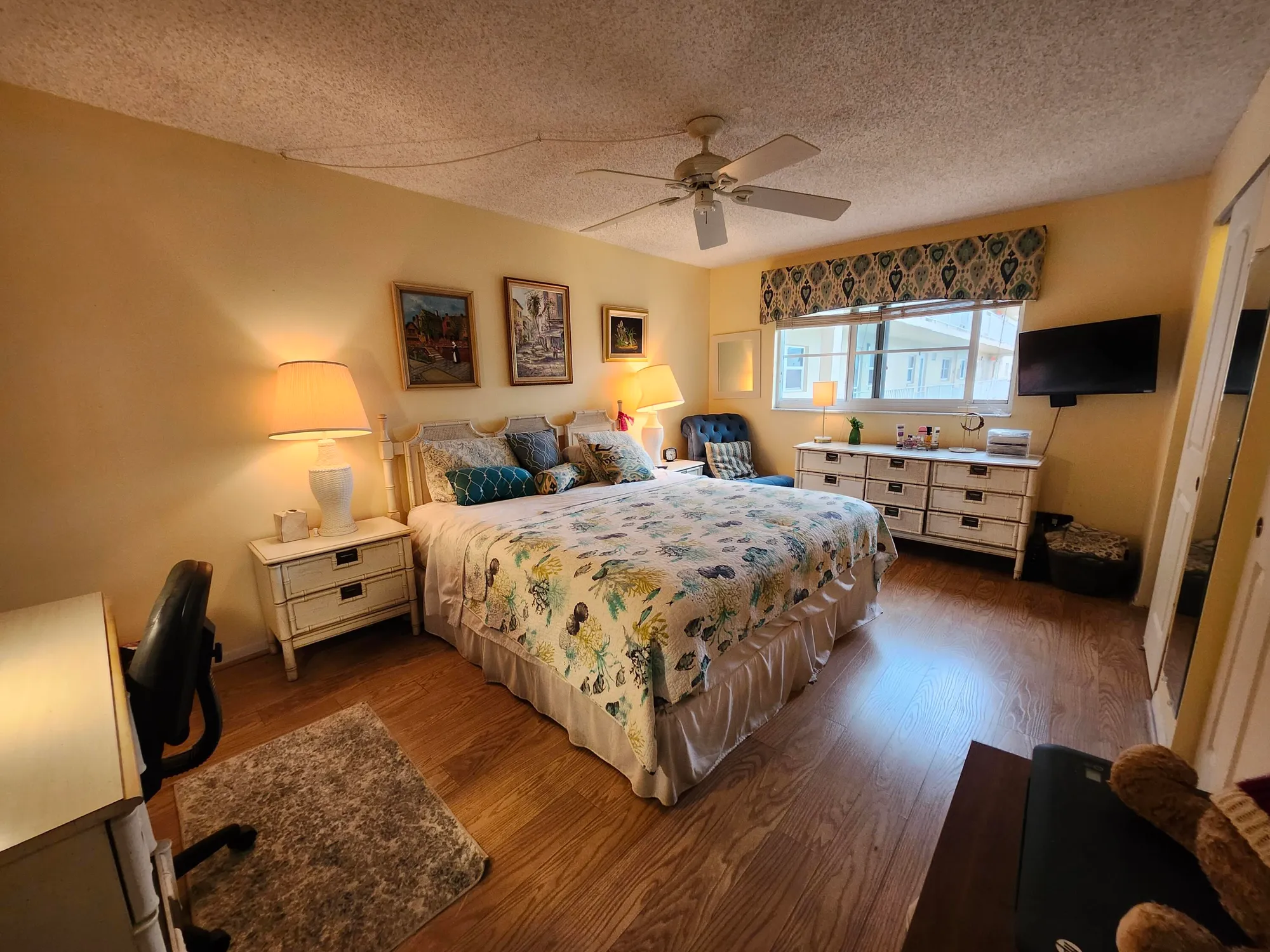 Property Slideshow image 9 of 54 | 300 ne 26th ave apt 305, Boynton Beach, FL, 33435