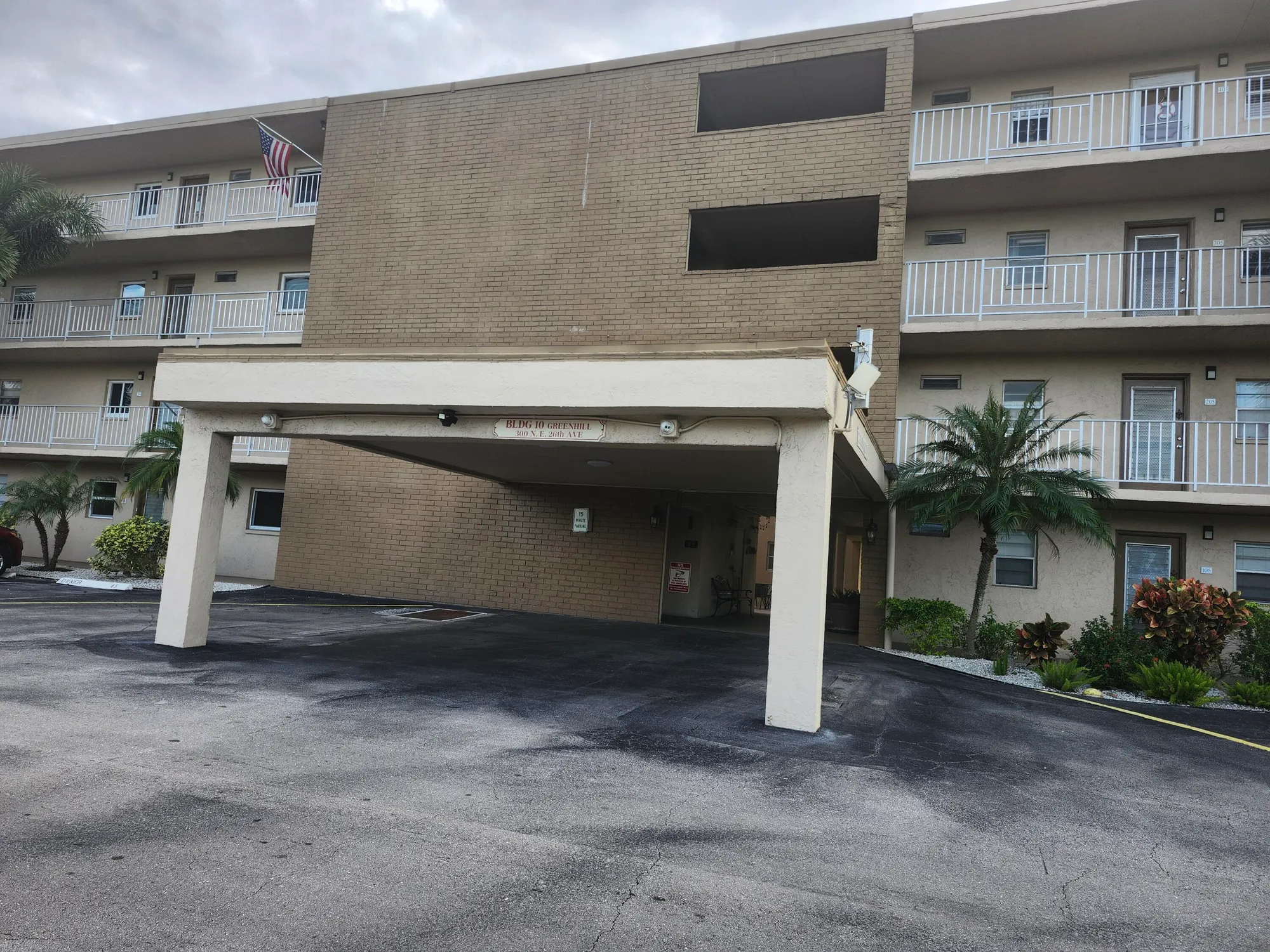 Property Slideshow image 26 of 54 | 300 ne 26th ave apt 305, Boynton Beach, FL, 33435