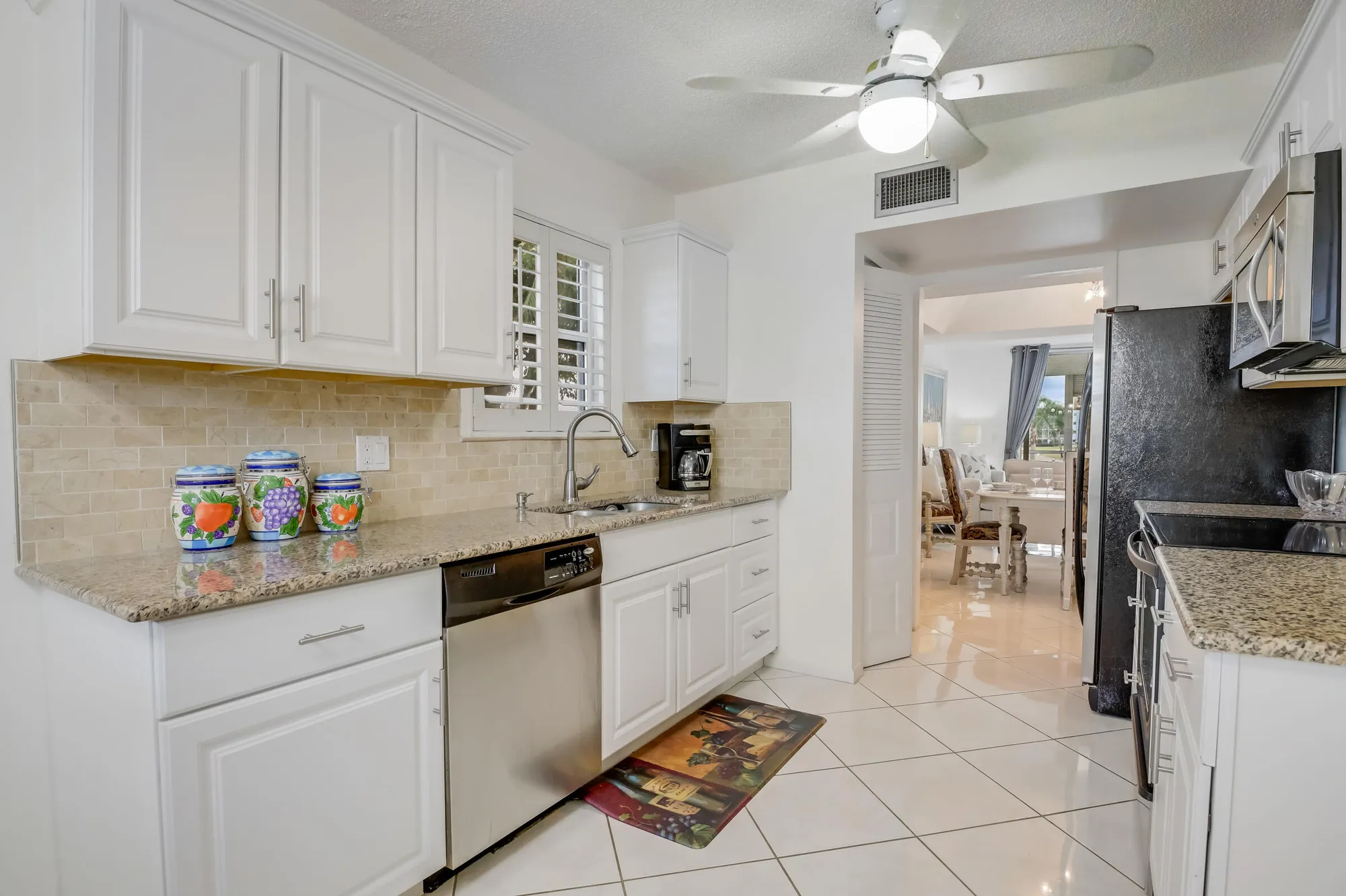 Property Slideshow image 11 of 42 | 6850 10th ave 206, Lake Worth, FL, 33467