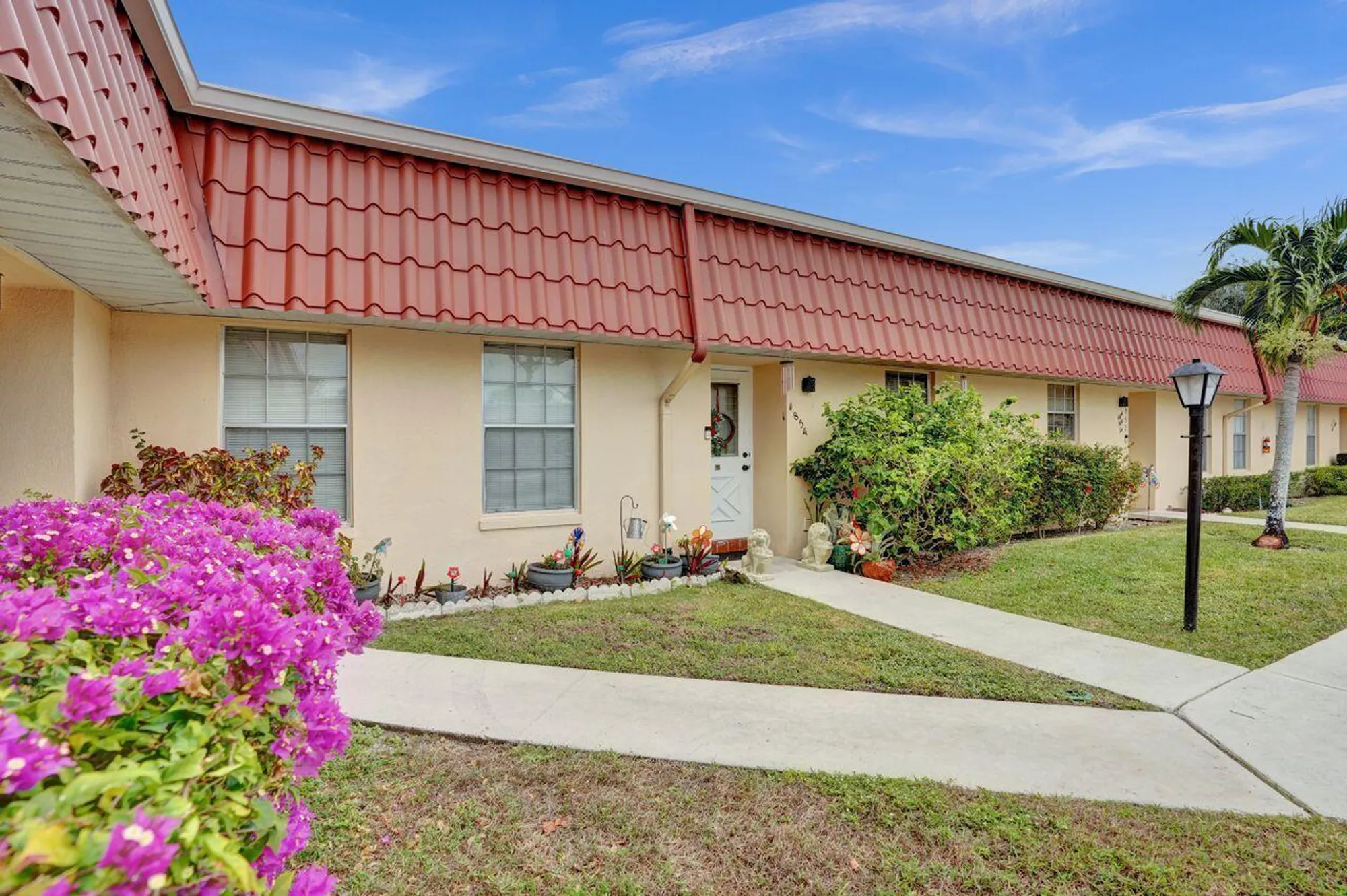 Property Slideshow image 1 of 34 | 854 salem ln, Lake Worth, FL, 33467