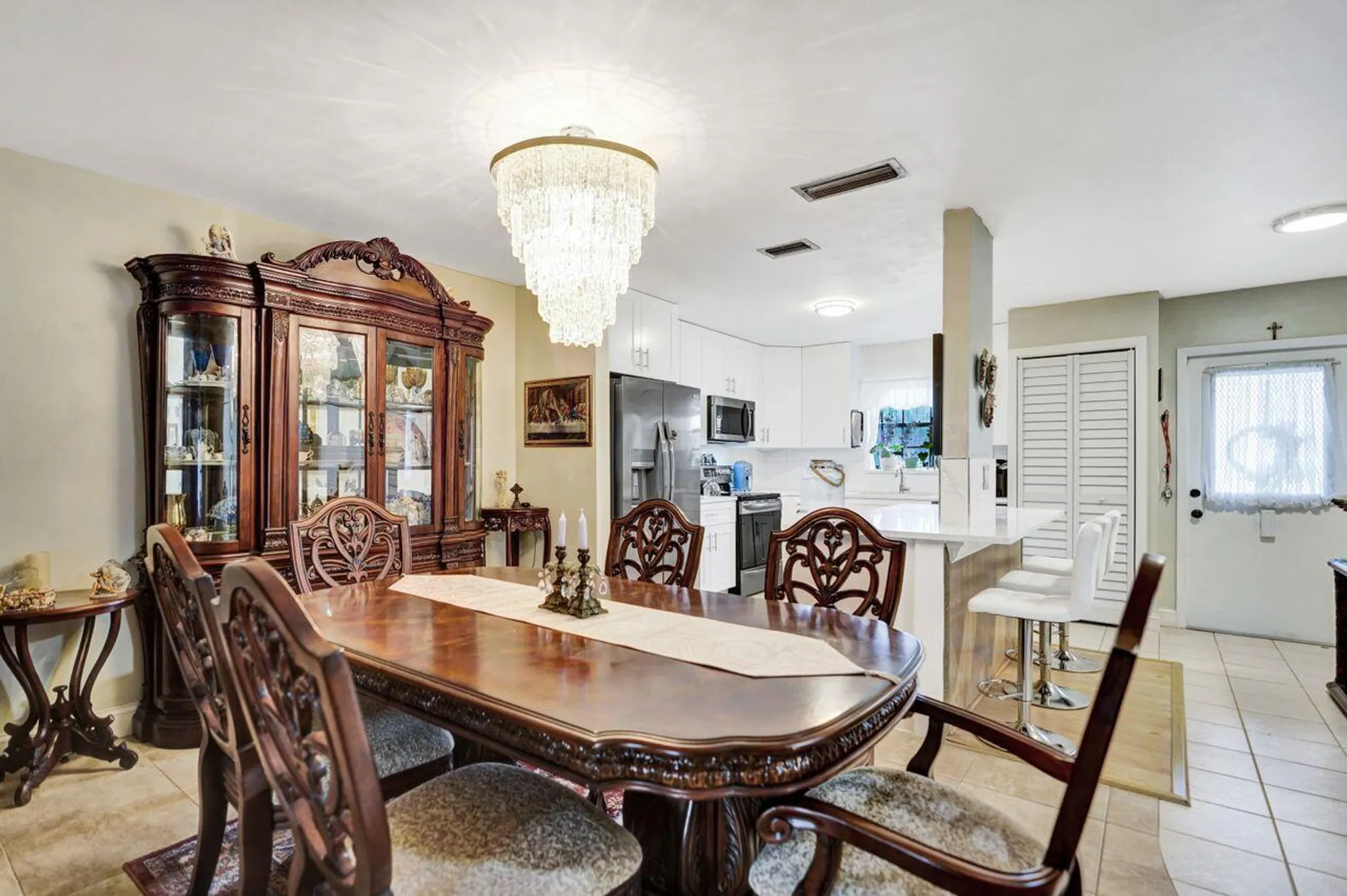 Property Slideshow image 9 of 34 | 854 salem ln, Lake Worth, FL, 33467