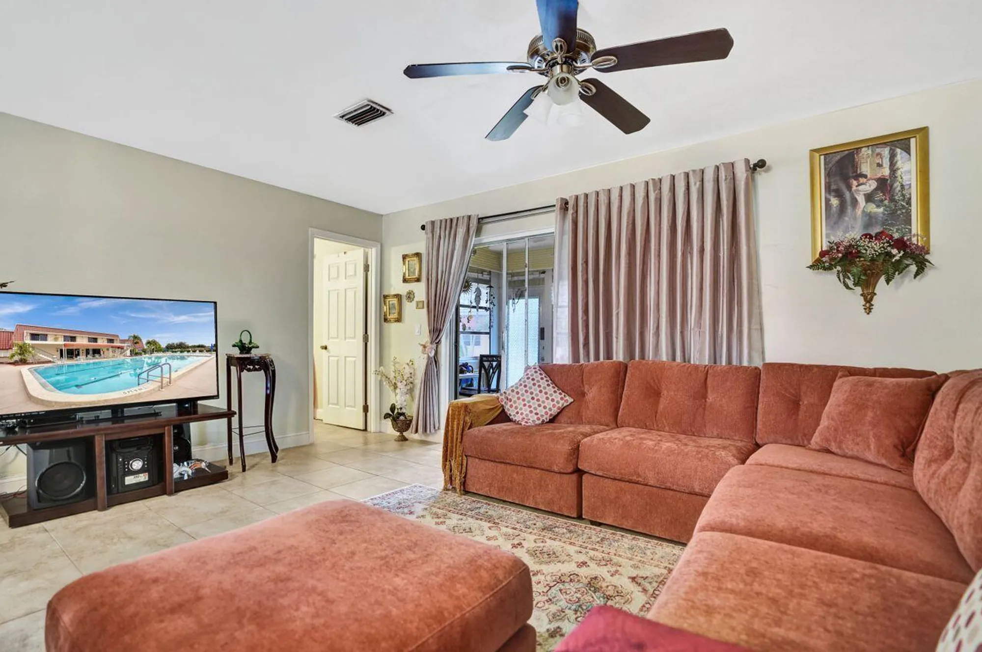 Property Slideshow image 12 of 34 | 854 salem ln, Lake Worth, FL, 33467