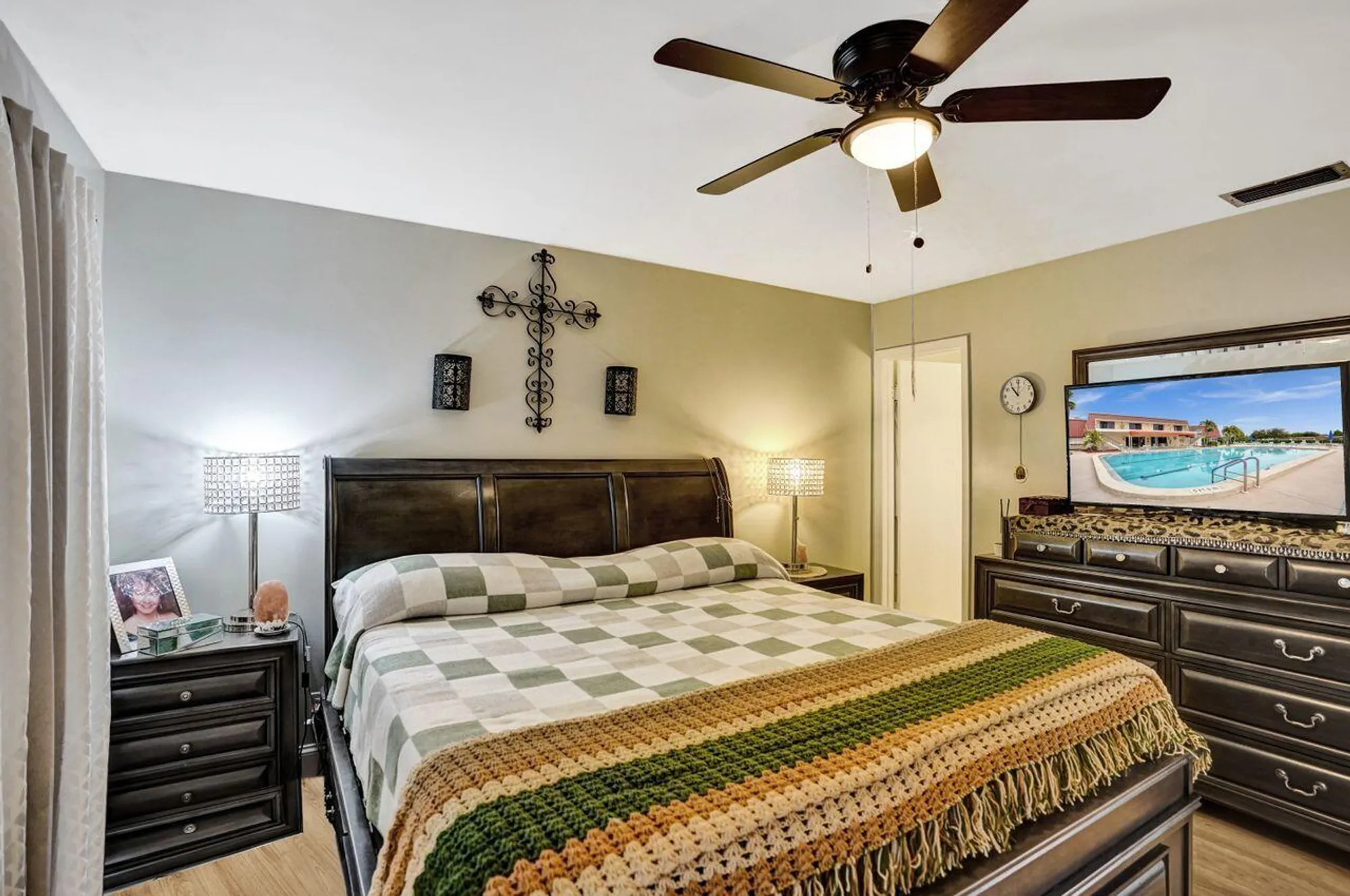 Property Slideshow image 13 of 34 | 854 salem ln, Lake Worth, FL, 33467