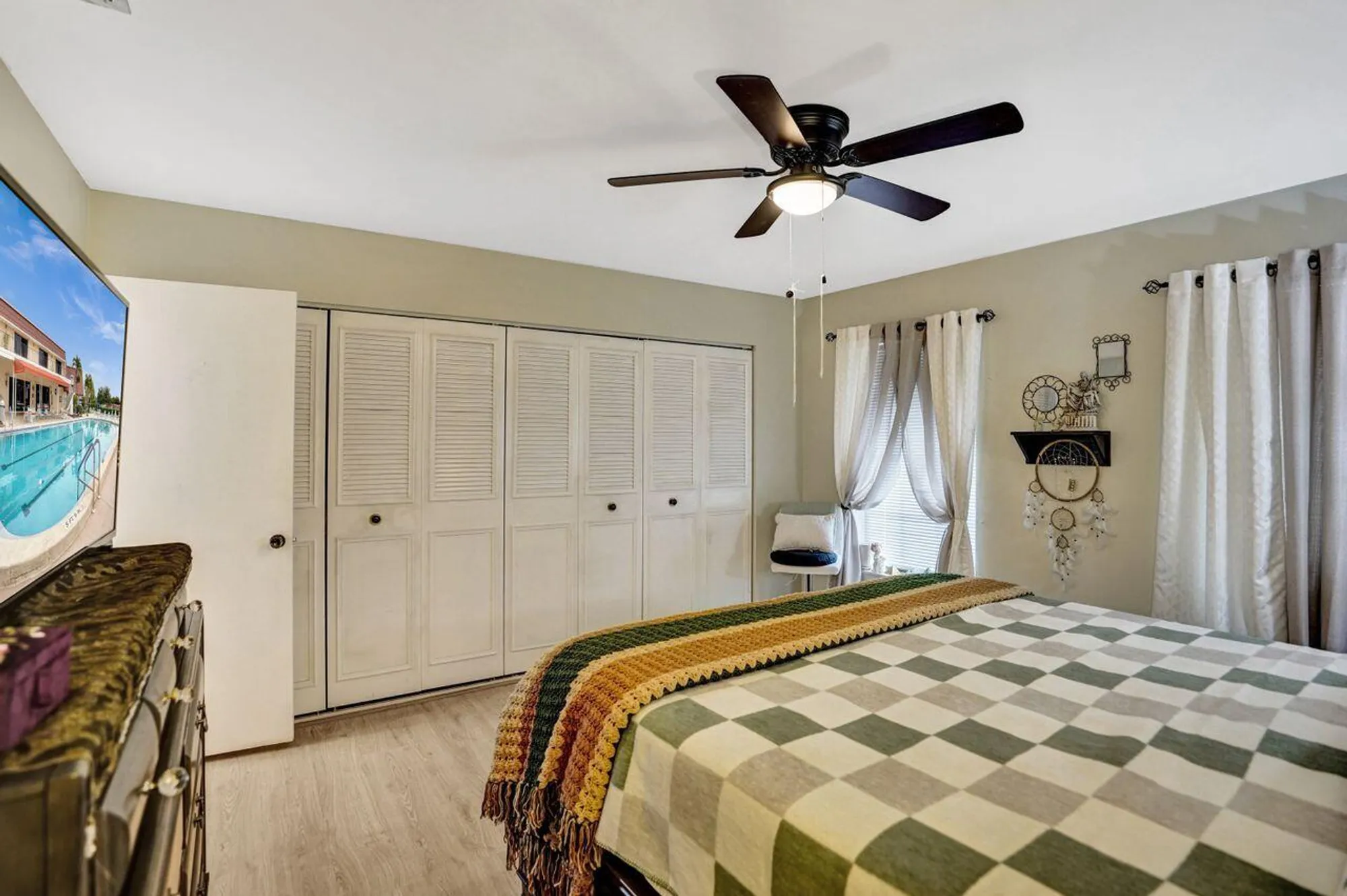 Property Slideshow image 14 of 34 | 854 salem ln, Lake Worth, FL, 33467