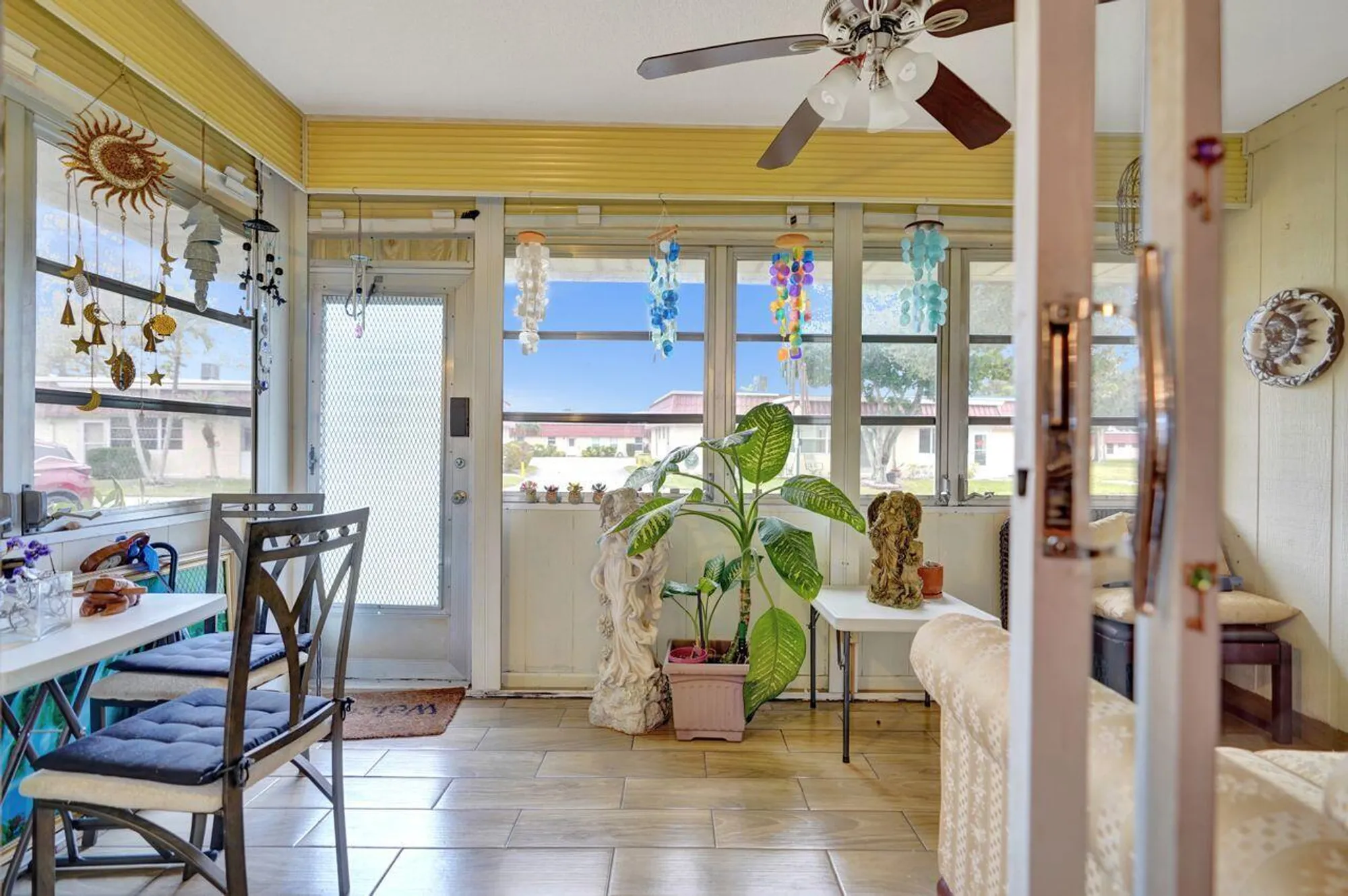 Property Slideshow image 19 of 34 | 854 salem ln, Lake Worth, FL, 33467