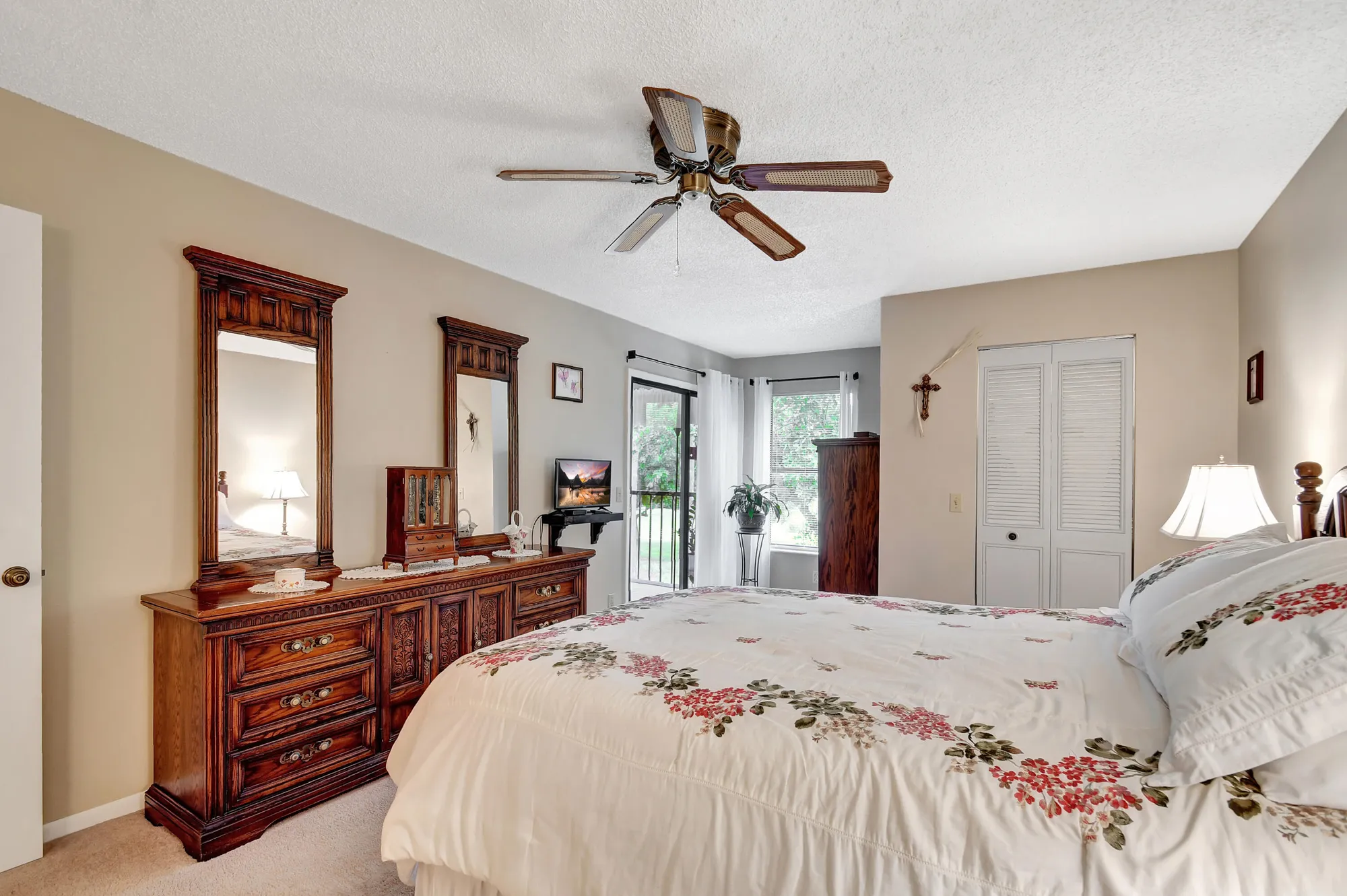 Property Slideshow image 11 of 48 | 3352 perimeter dr, Greenacres, FL, 33467