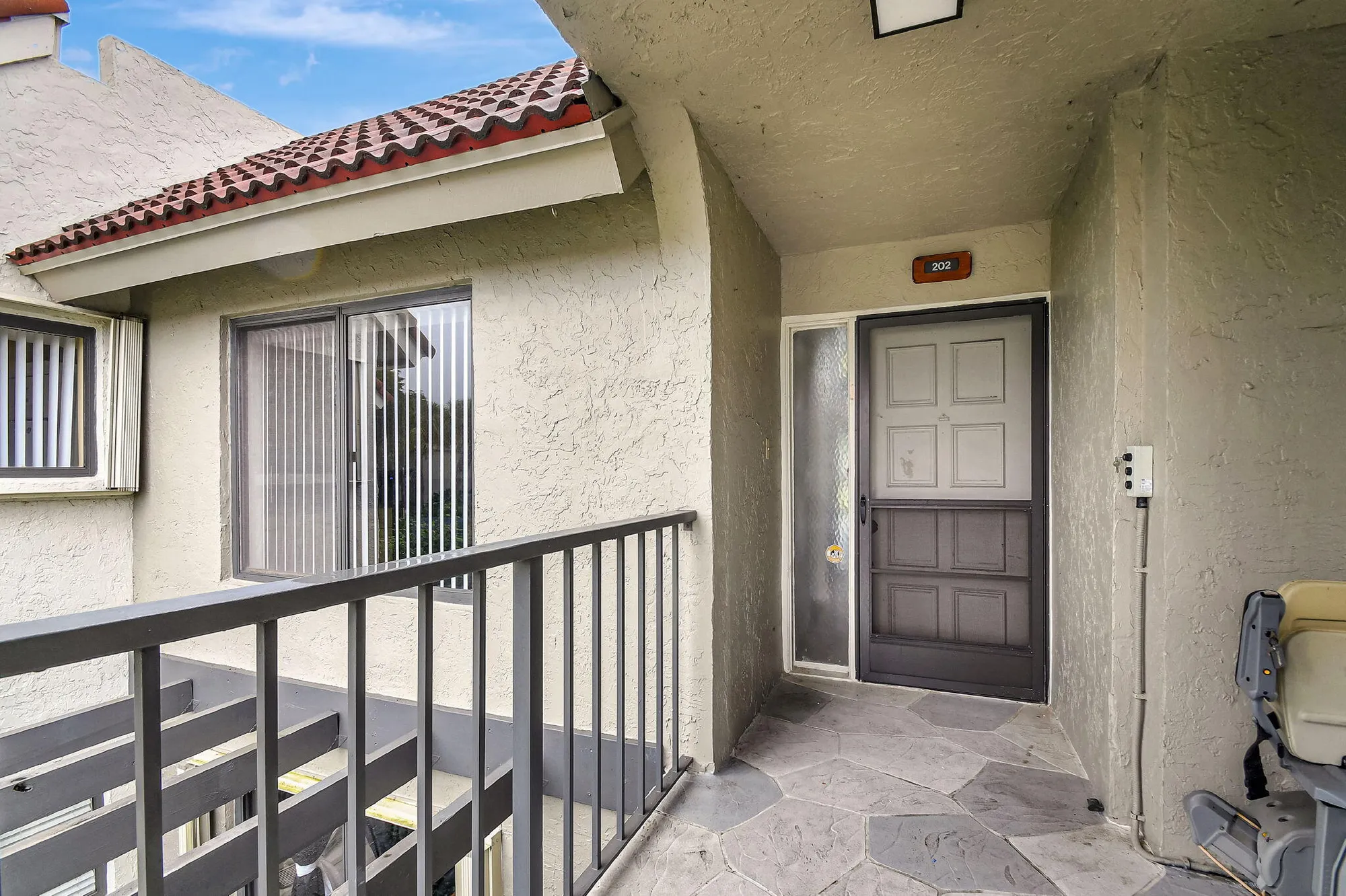 Property Slideshow image 2 of 76 | 5519 fairway park dr 202, Boynton Beach, FL, 33437
