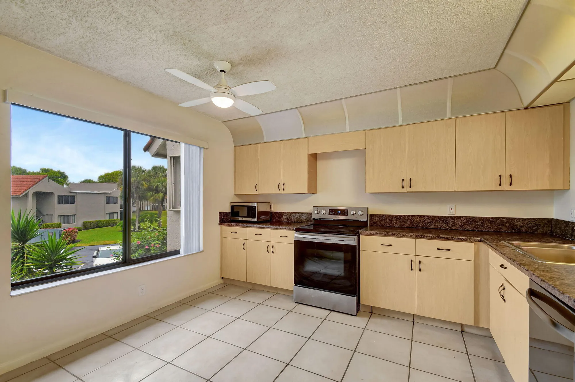 Property Slideshow image 4 of 76 | 5519 fairway park dr 202, Boynton Beach, FL, 33437