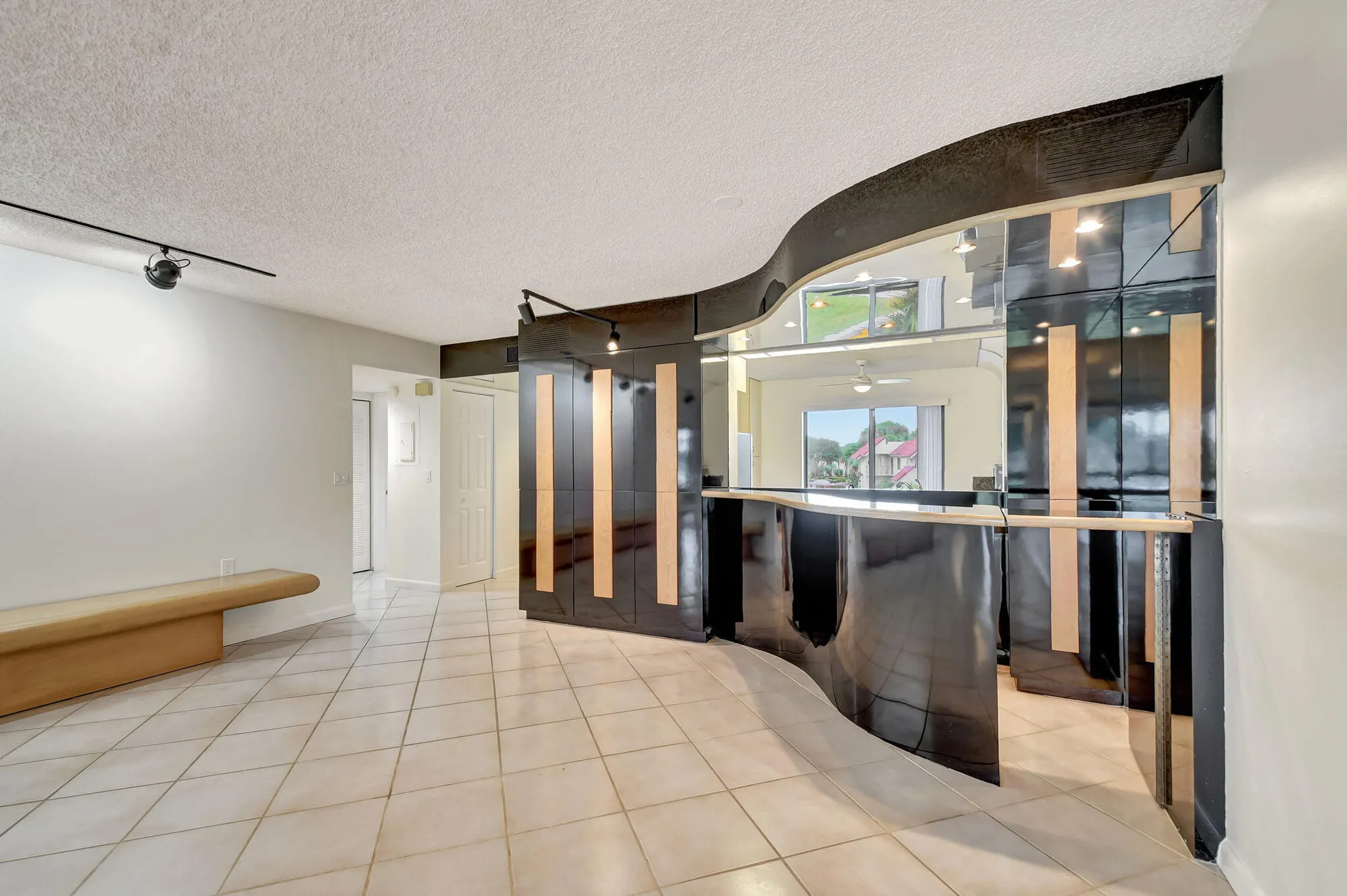 Property Slideshow image 11 of 76 | 5519 fairway park dr 202, Boynton Beach, FL, 33437
