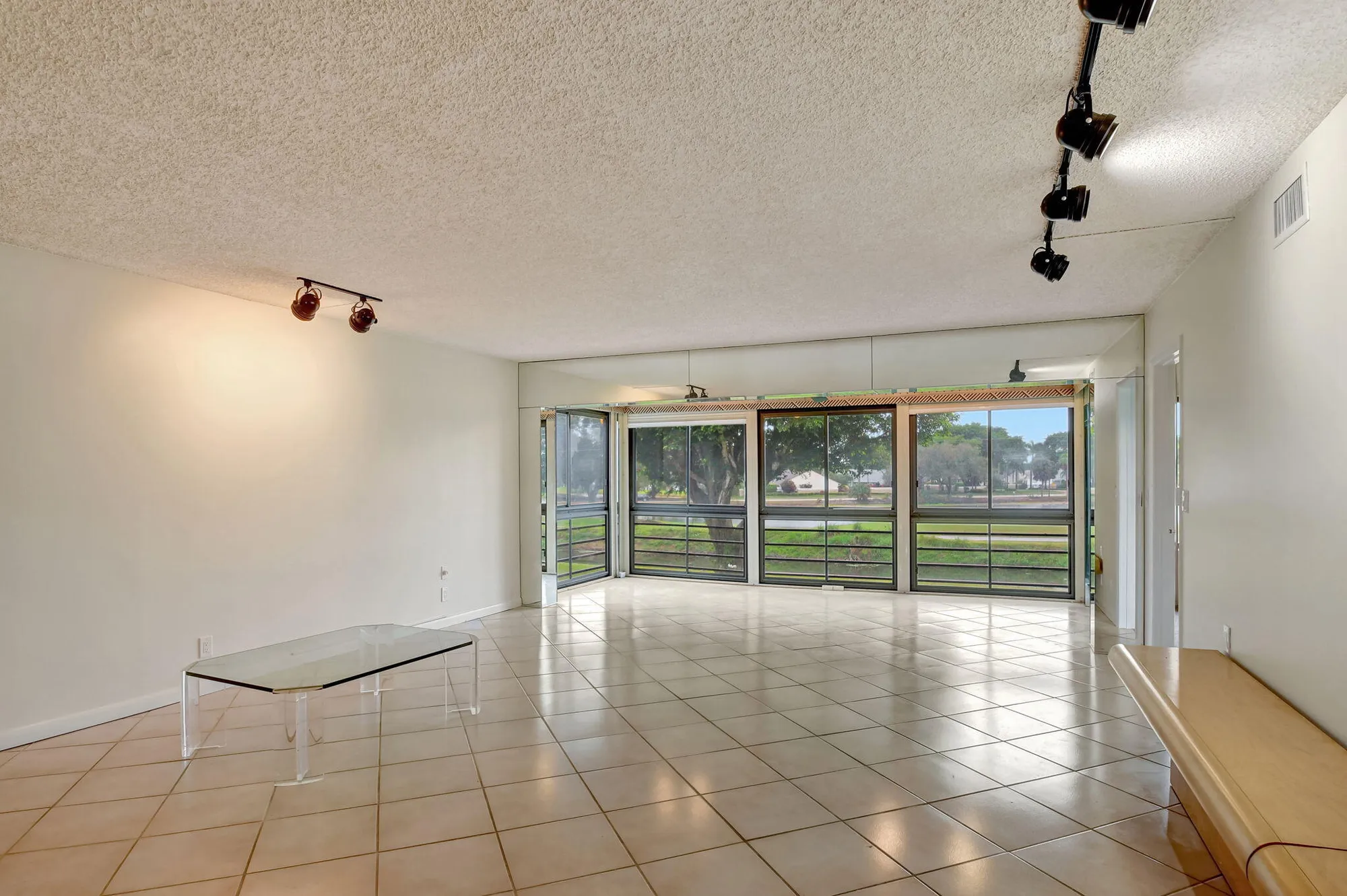Property Slideshow image 15 of 76 | 5519 fairway park dr 202, Boynton Beach, FL, 33437