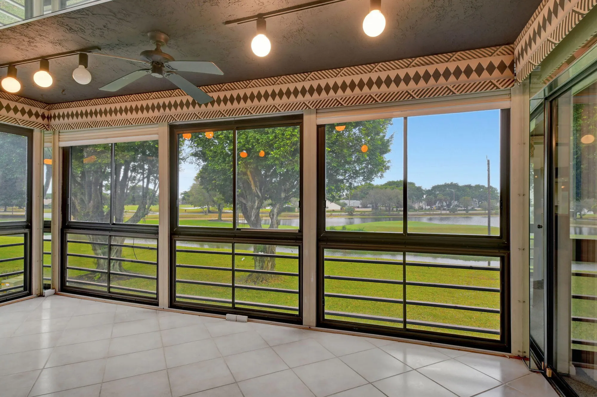 Property Slideshow image 19 of 76 | 5519 fairway park dr 202, Boynton Beach, FL, 33437