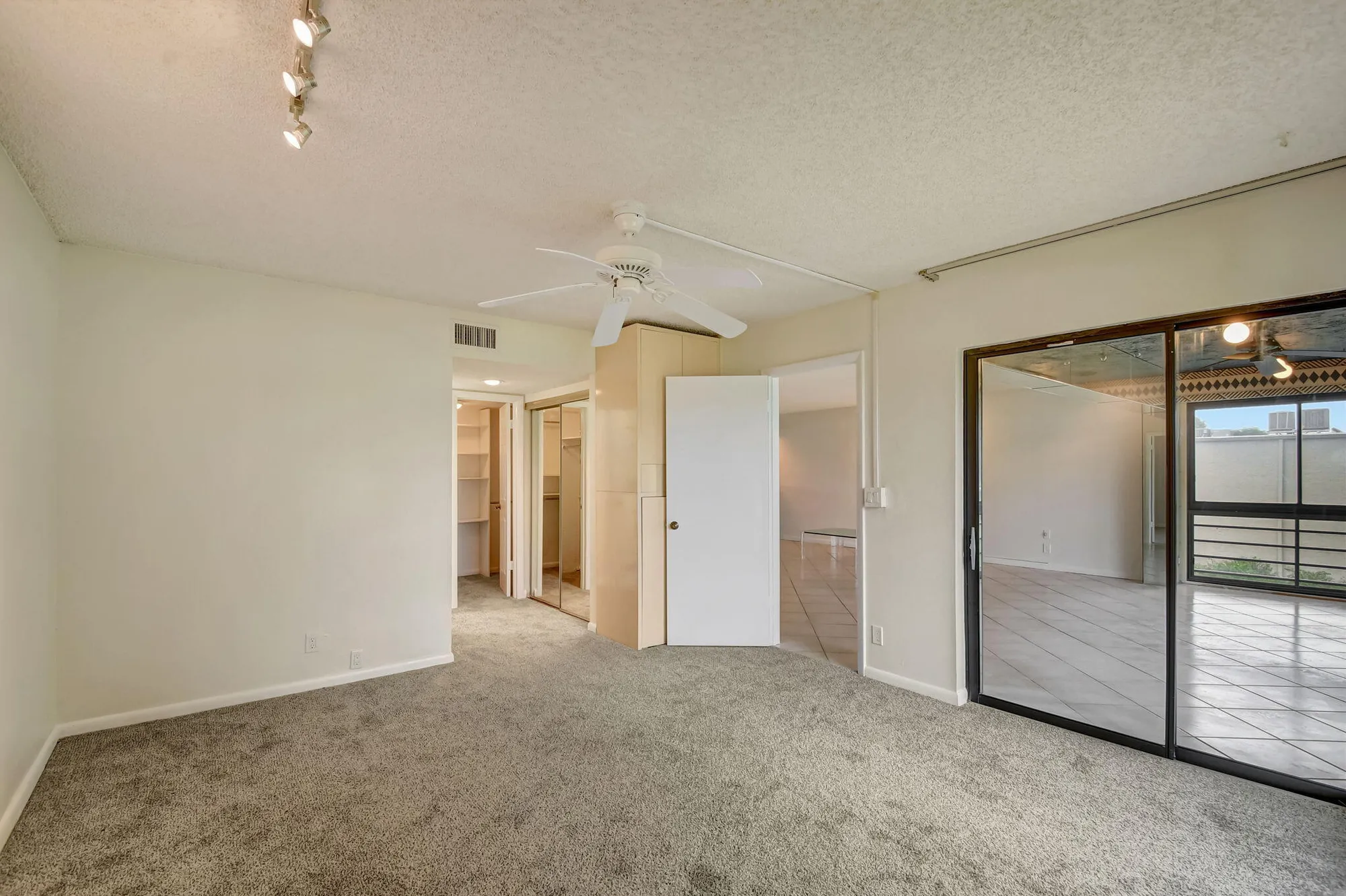 Property Slideshow image 25 of 76 | 5519 fairway park dr 202, Boynton Beach, FL, 33437