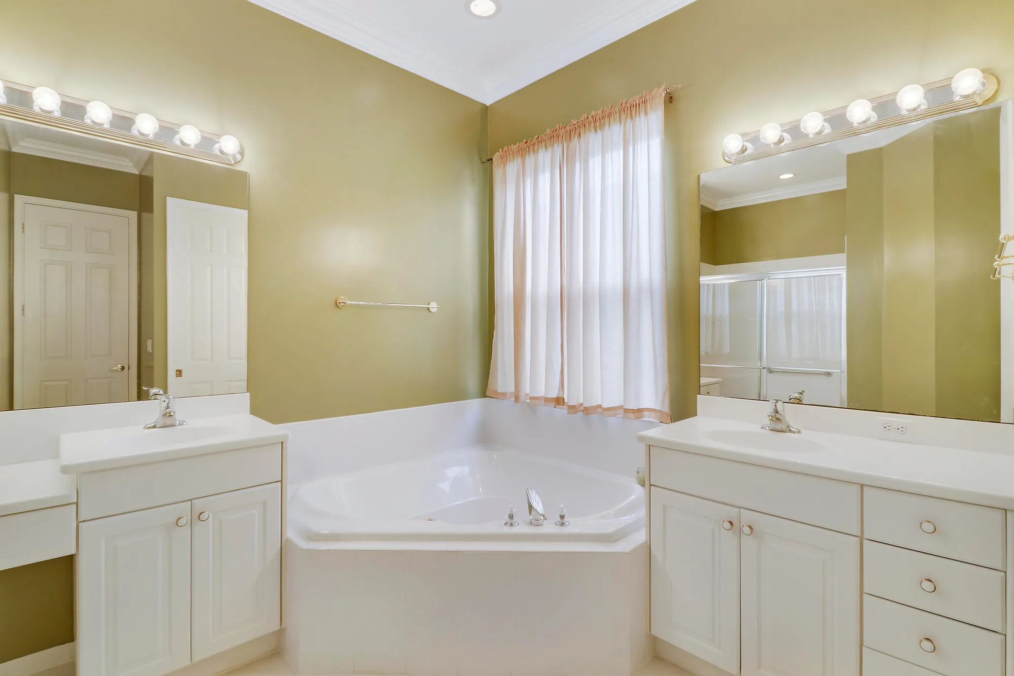 Property Slideshow image 26 of 54 | 2464 sailfish cove dr, West Palm Beach, FL, 33411
