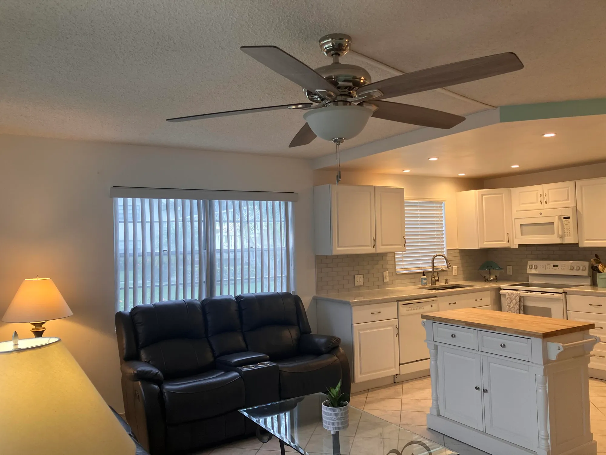 Property Slideshow image 6 of 30 | 337 camden o, West Palm Beach, FL, 33417