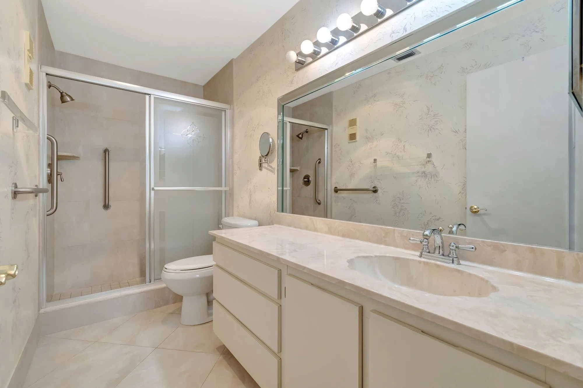 Property Slideshow image 18 of 41 | 10592 tropic palm ave 202, Boynton Beach, FL, 33437