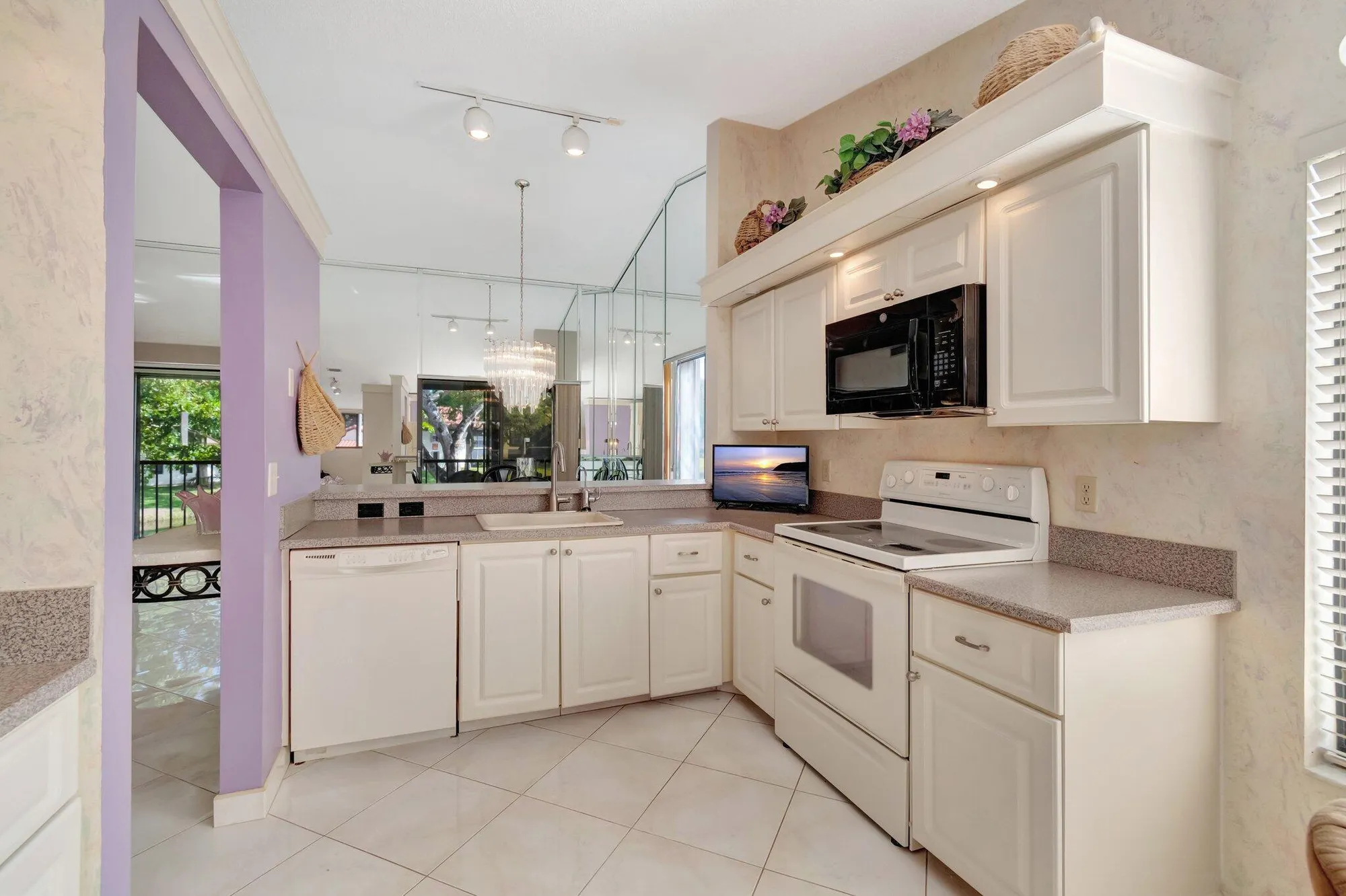 Property Slideshow image 11 of 41 | 10592 tropic palm ave 202, Boynton Beach, FL, 33437