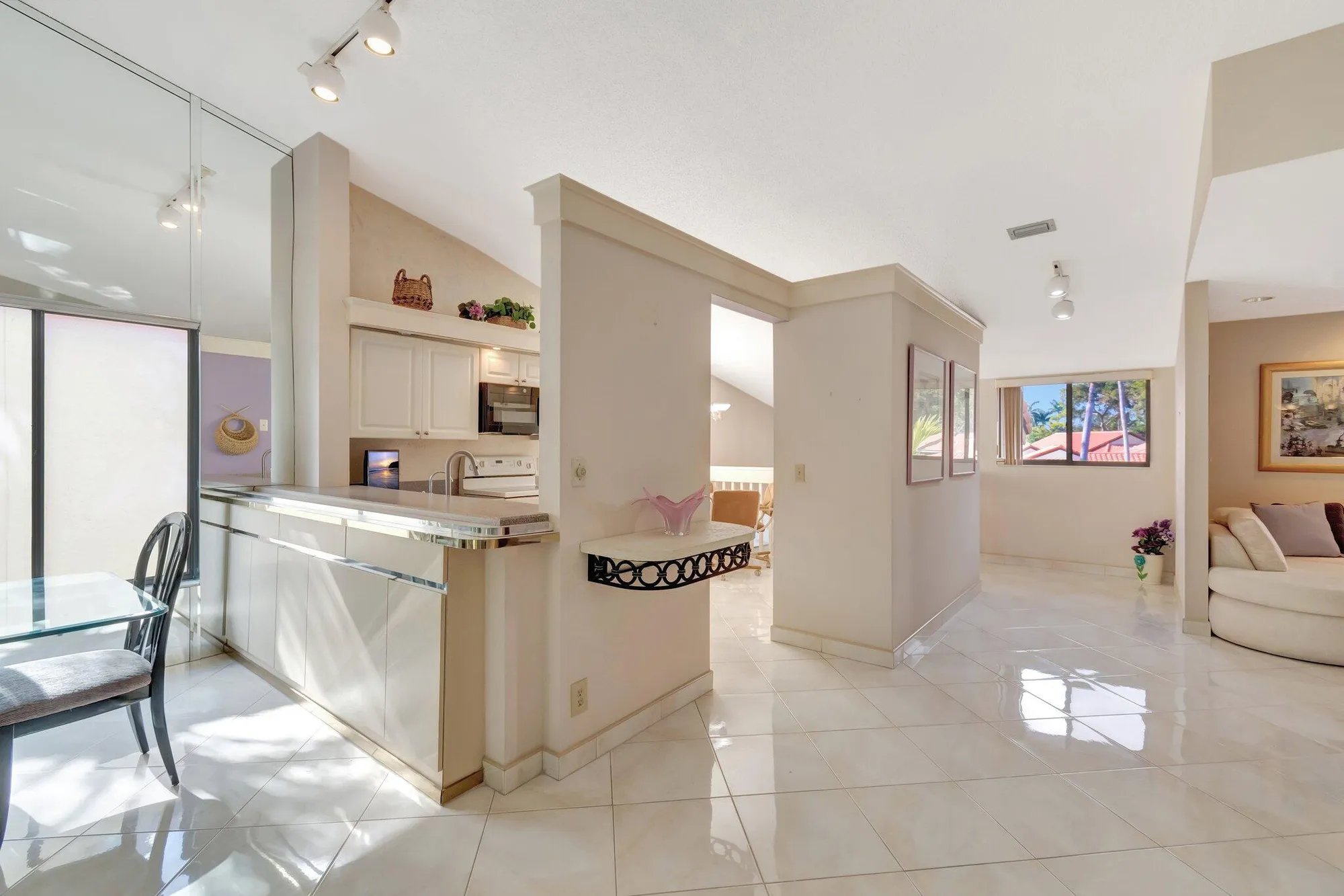 Property Slideshow image 9 of 41 | 10592 tropic palm ave 202, Boynton Beach, FL, 33437