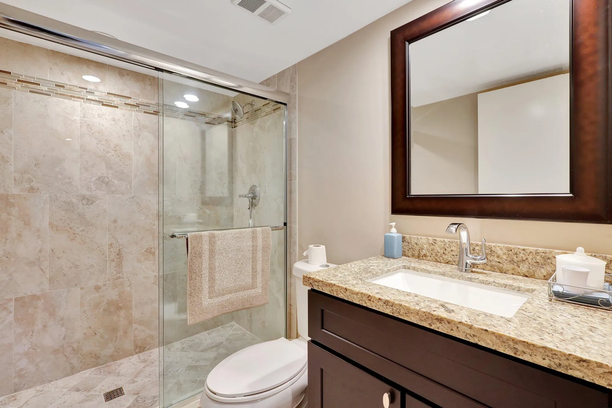 Property Slideshow image 14 of 88 | 7449 glendevon ln apt 104, Delray Beach, FL, 33446
