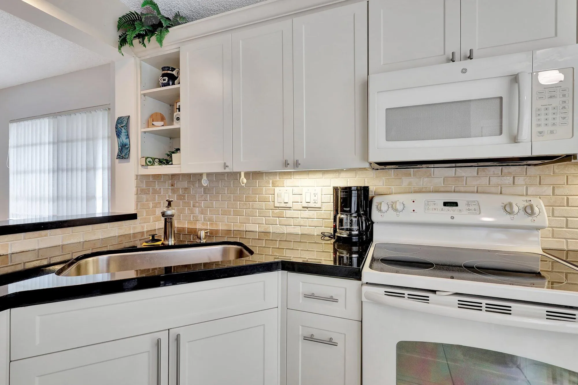 Property Slideshow image 3 of 88 | 7449 glendevon ln apt 104, Delray Beach, FL, 33446