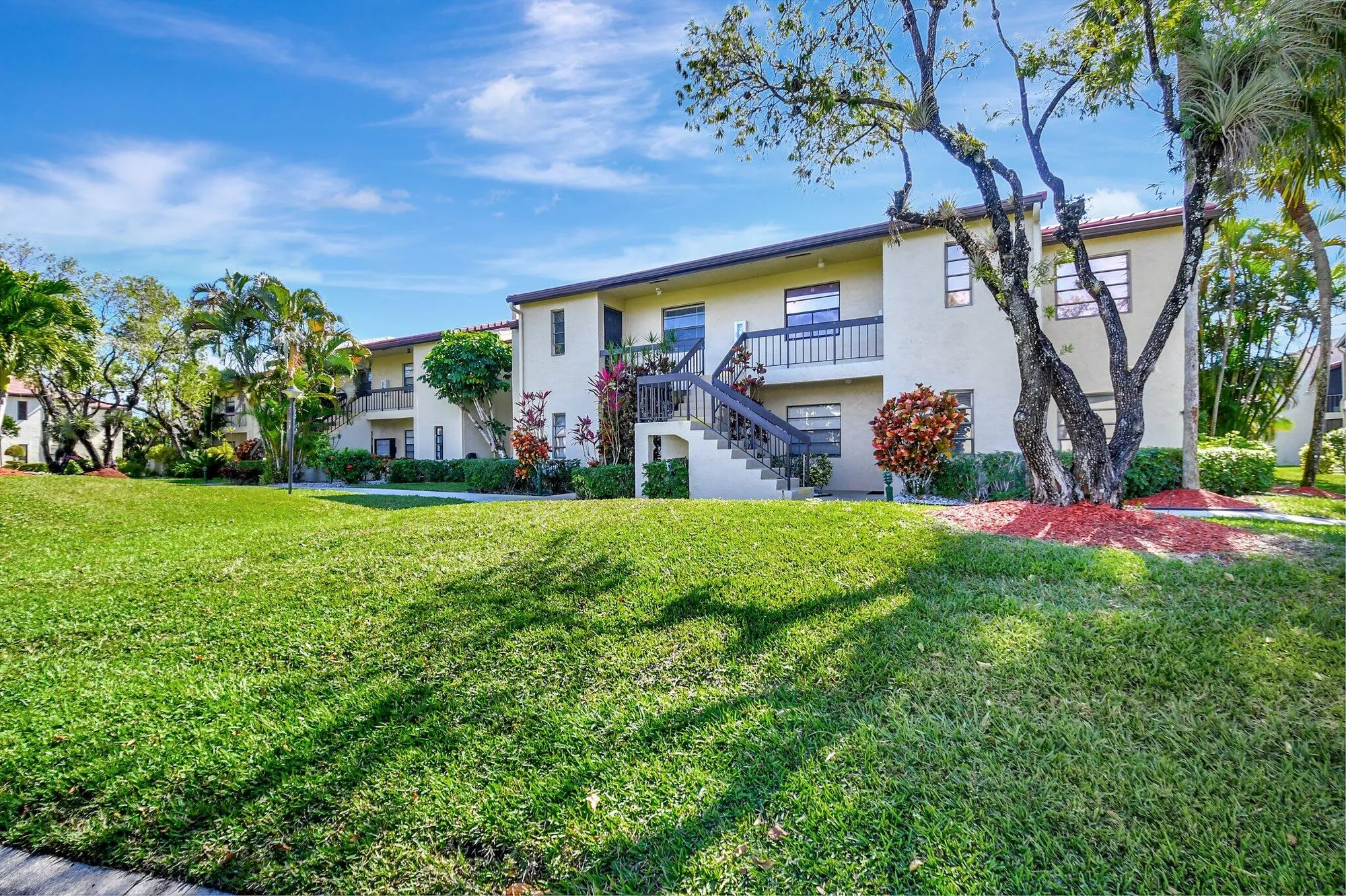 Property Slideshow image 4 of 54 | 21219 lago cir f, Boca Raton, FL, 33433